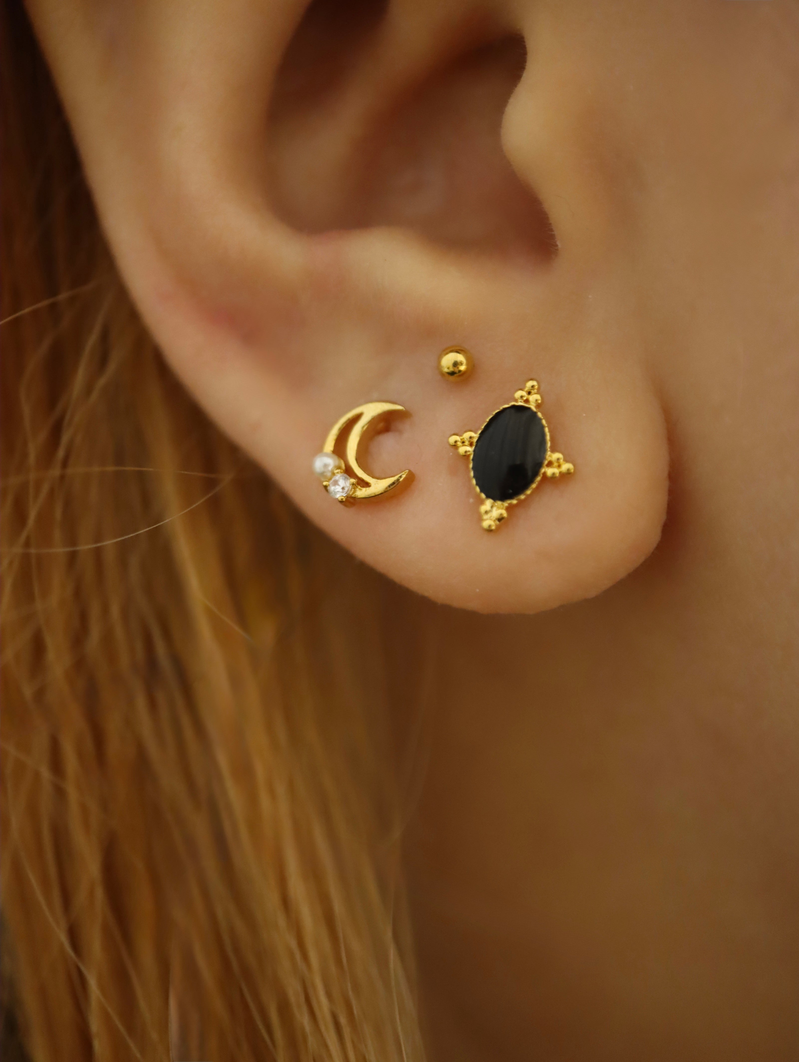 Oval black stud surgical steel piercing earring (1pc)