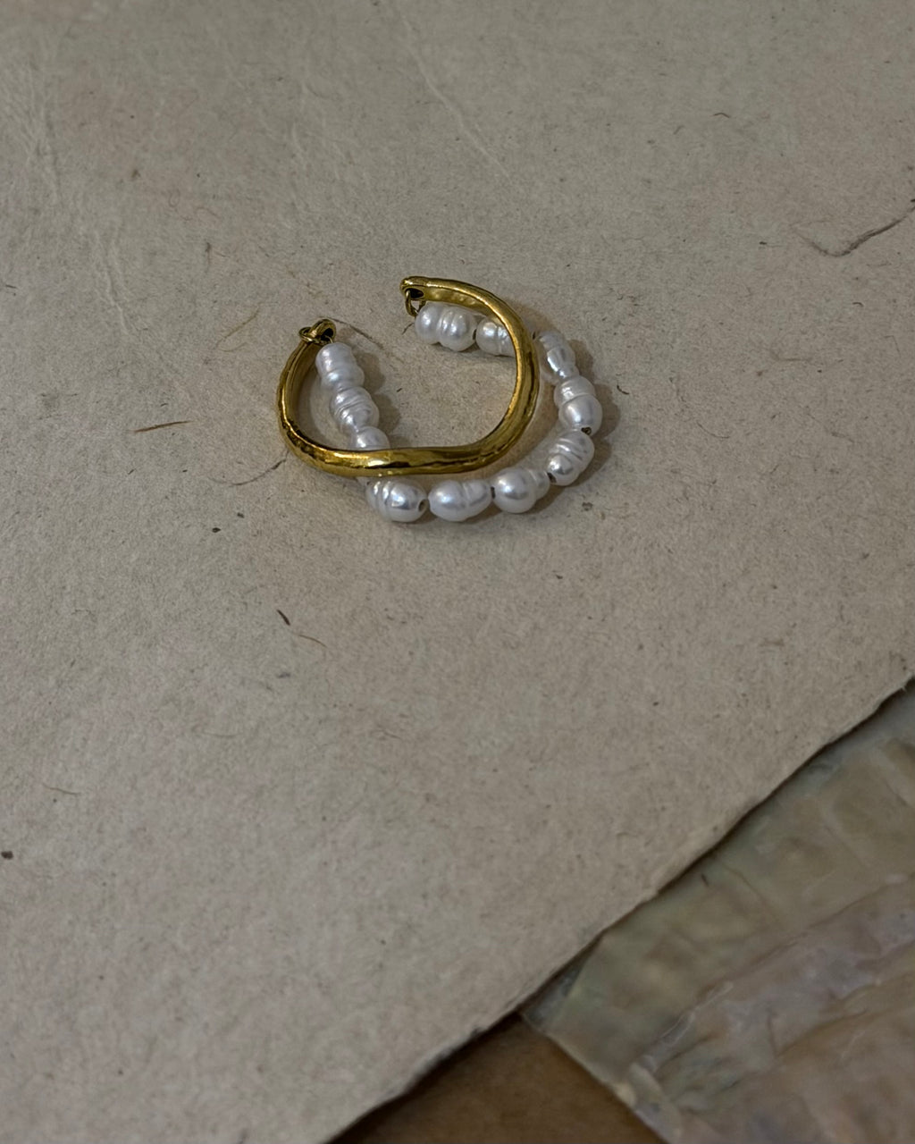 Raw pearl double band stainless steel ring