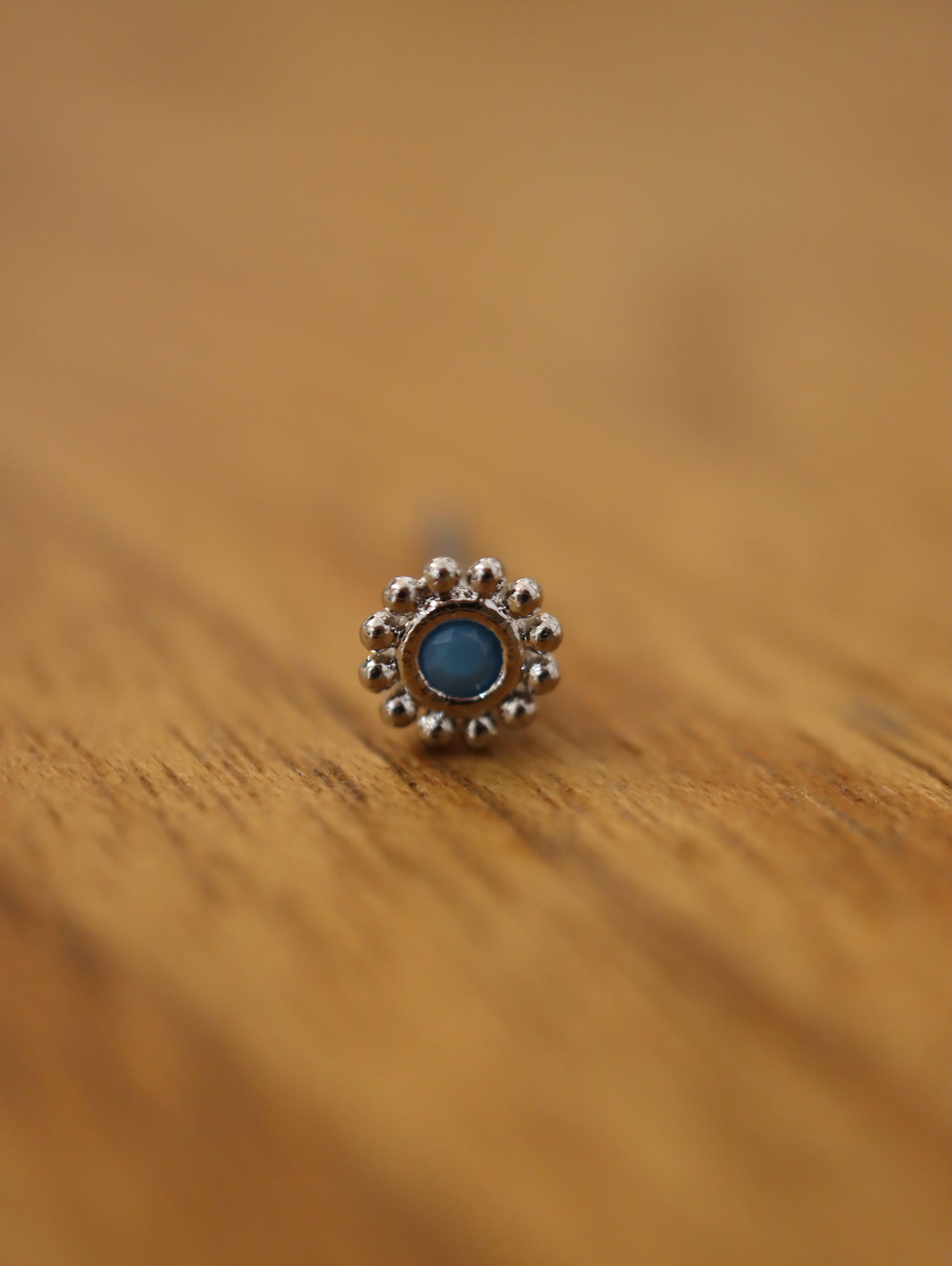 Beaded mini piercing earring (1pc)
