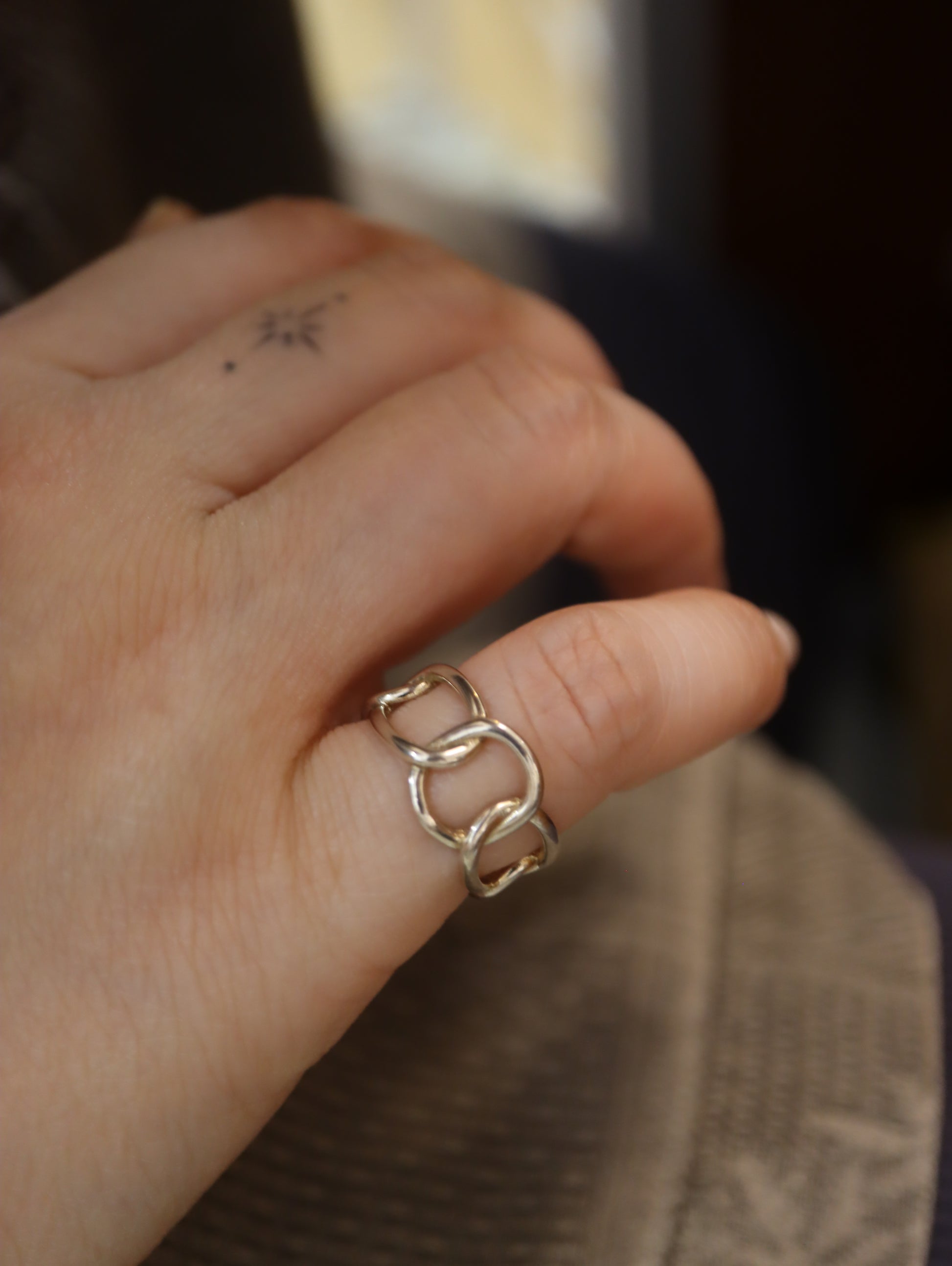 Interlock free size 925 silver ring