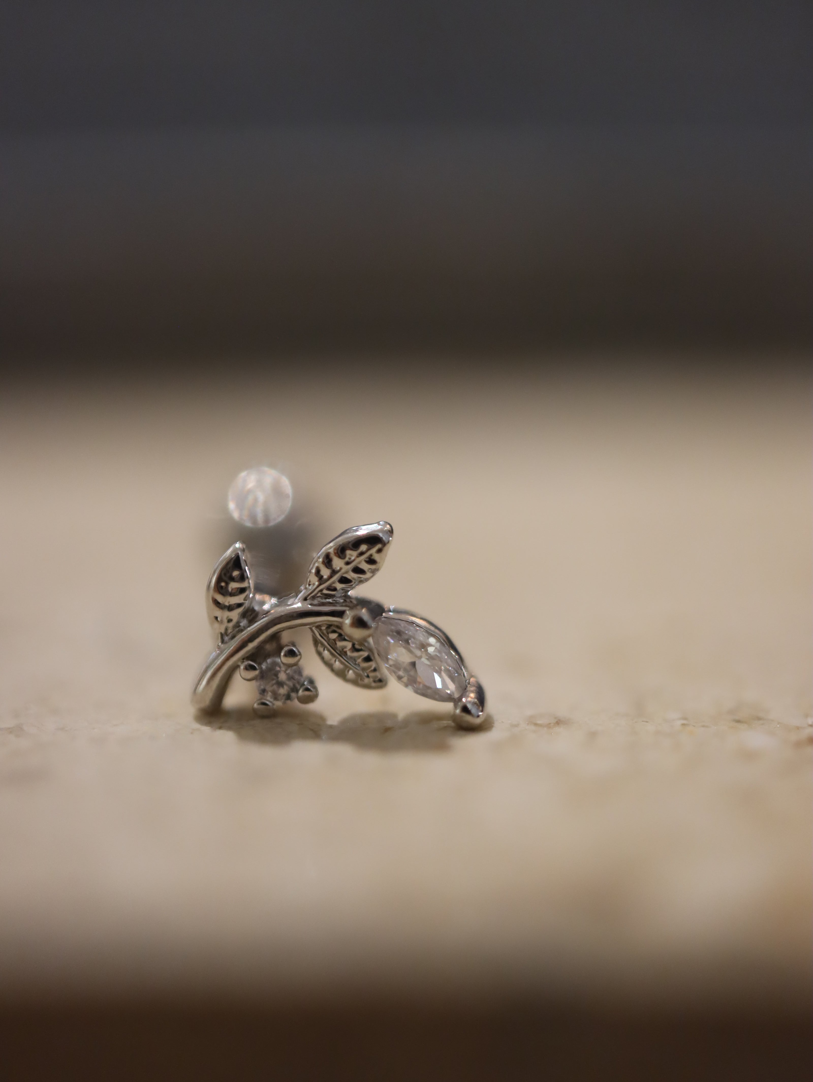 Leaf cz surgical steel stud piercing (1pc)