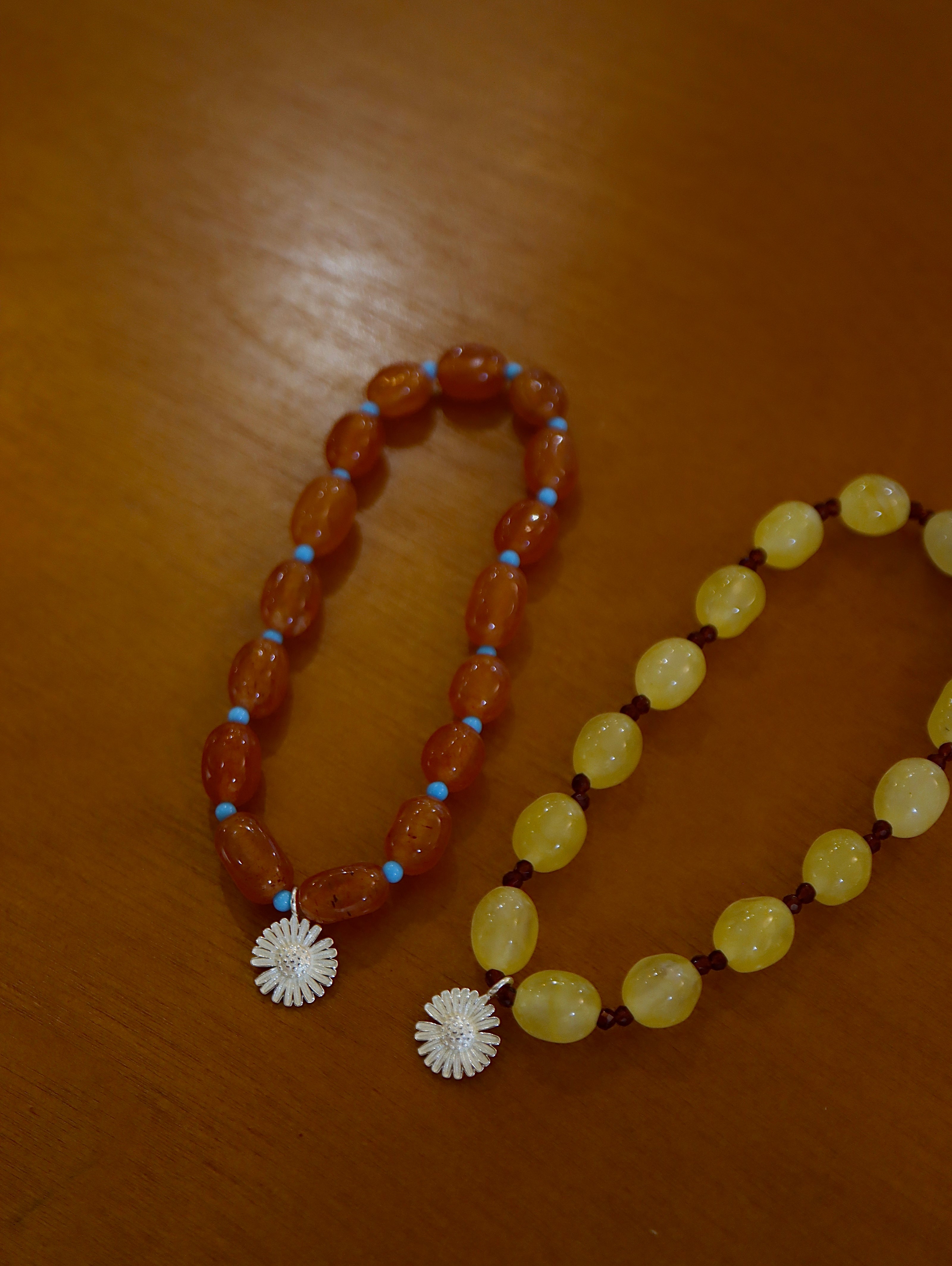 Dyed jade & Daisy silver925 beaded bracelet