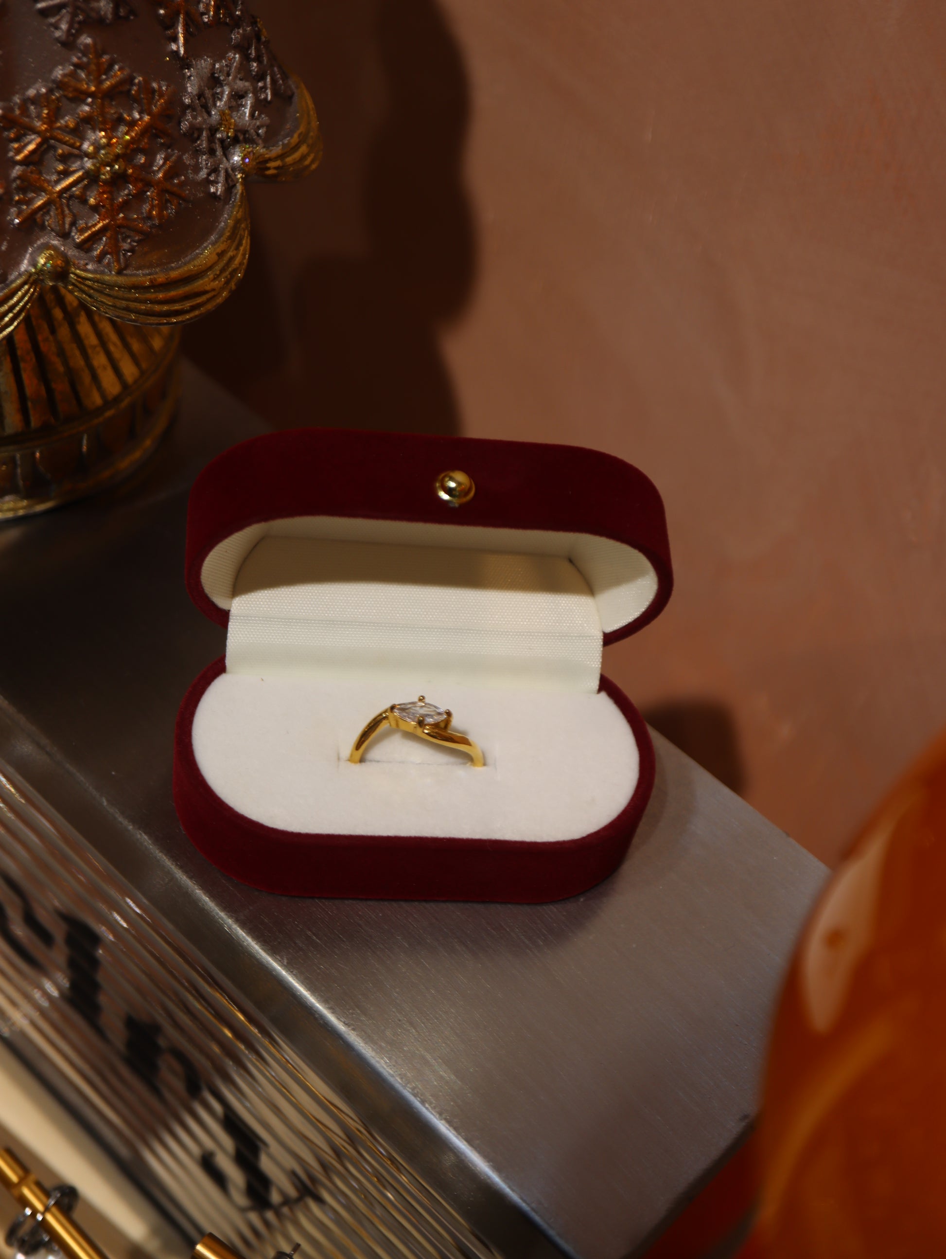 Velvet ring gift box