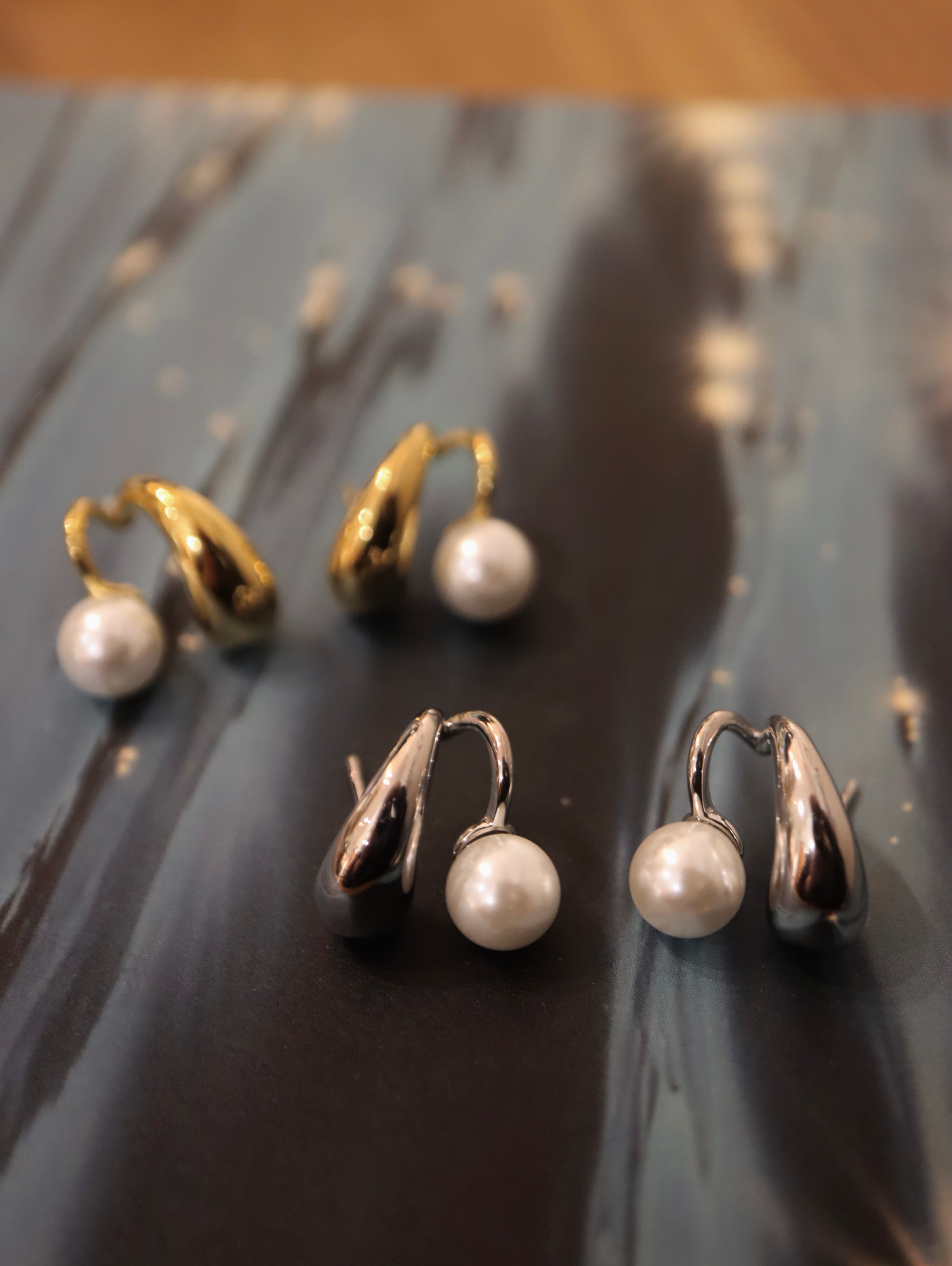 Lobe wrap pearl stainless steel earrings
