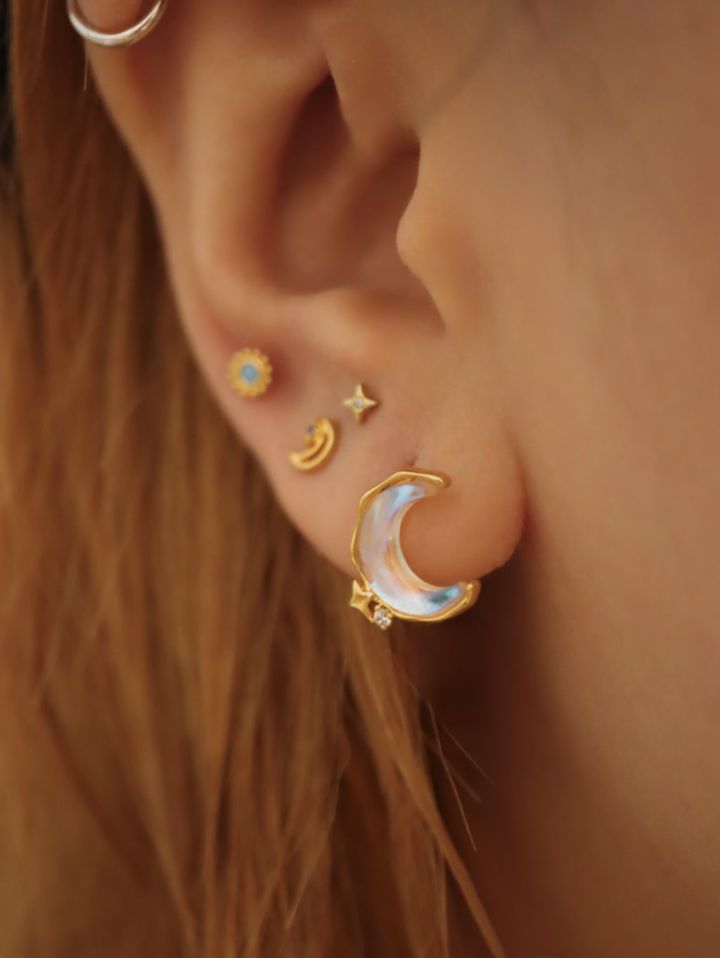 Crescent metallic surgical steel piercing (1pc)