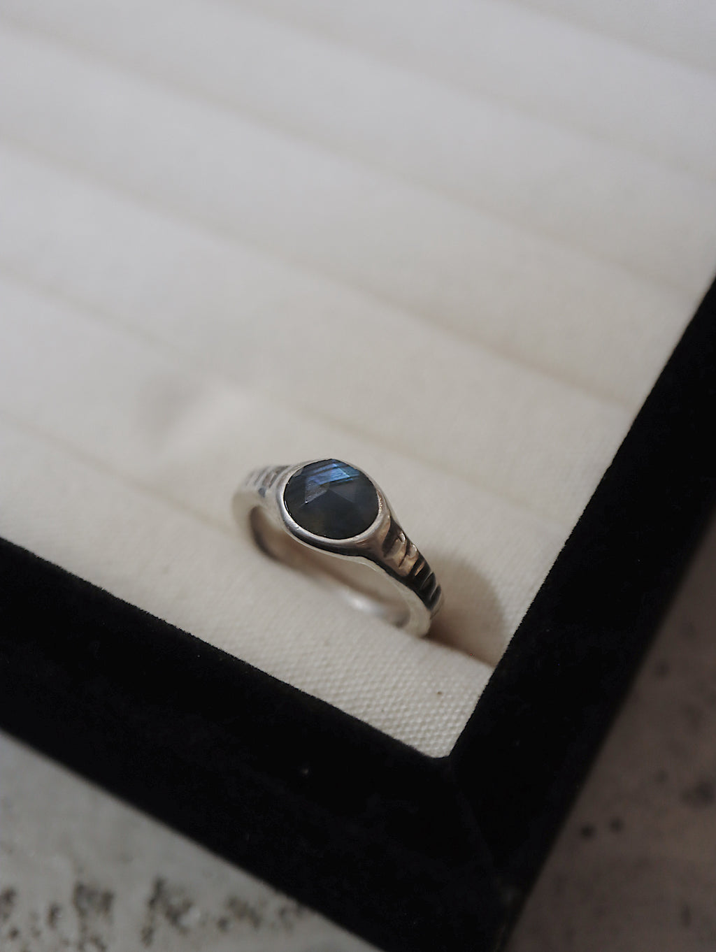 Labradorite gemstone handcraft 925 silver ring