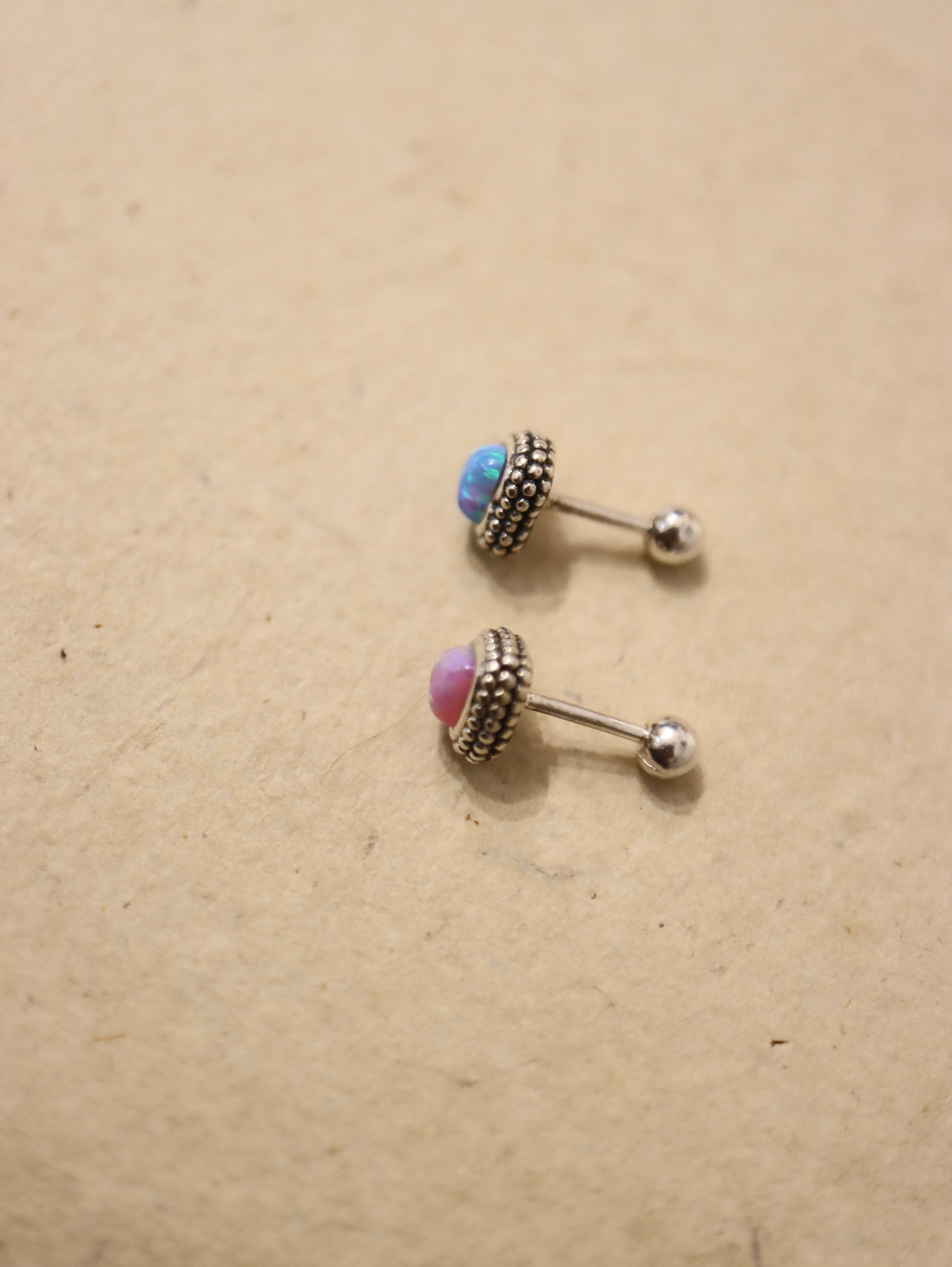 Heart Opal 925 silver stud earring (1pc)