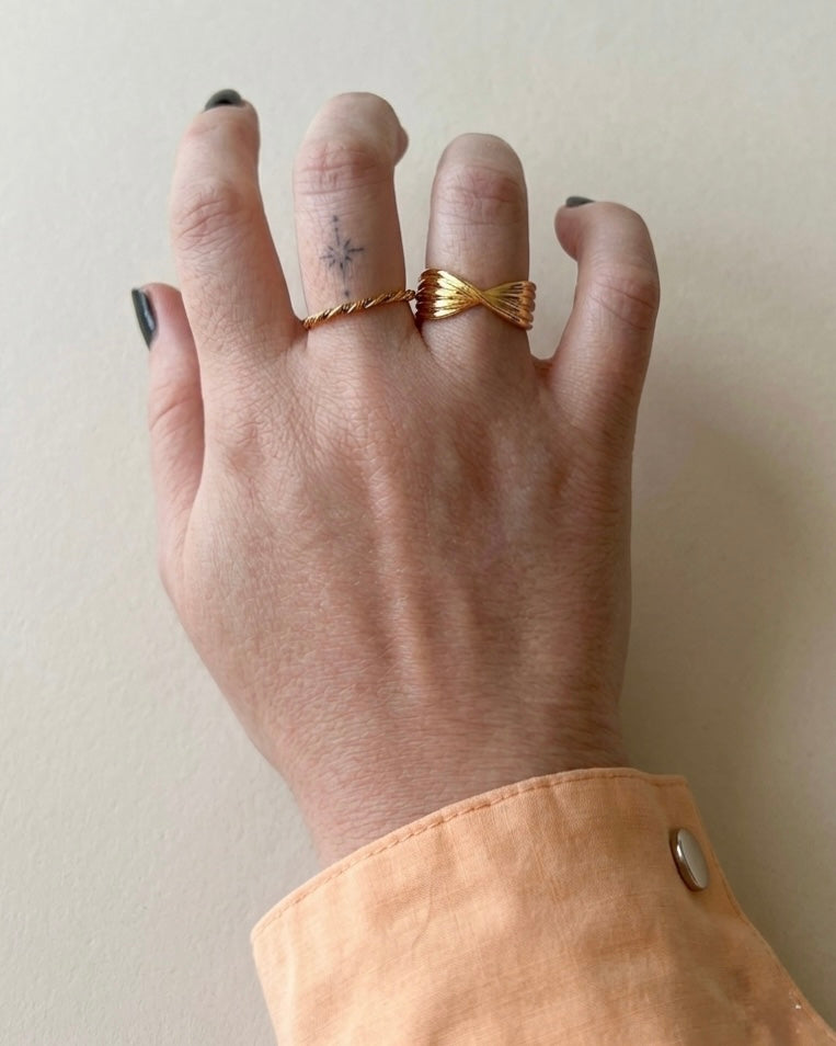 Essential wrap stainless steel ring