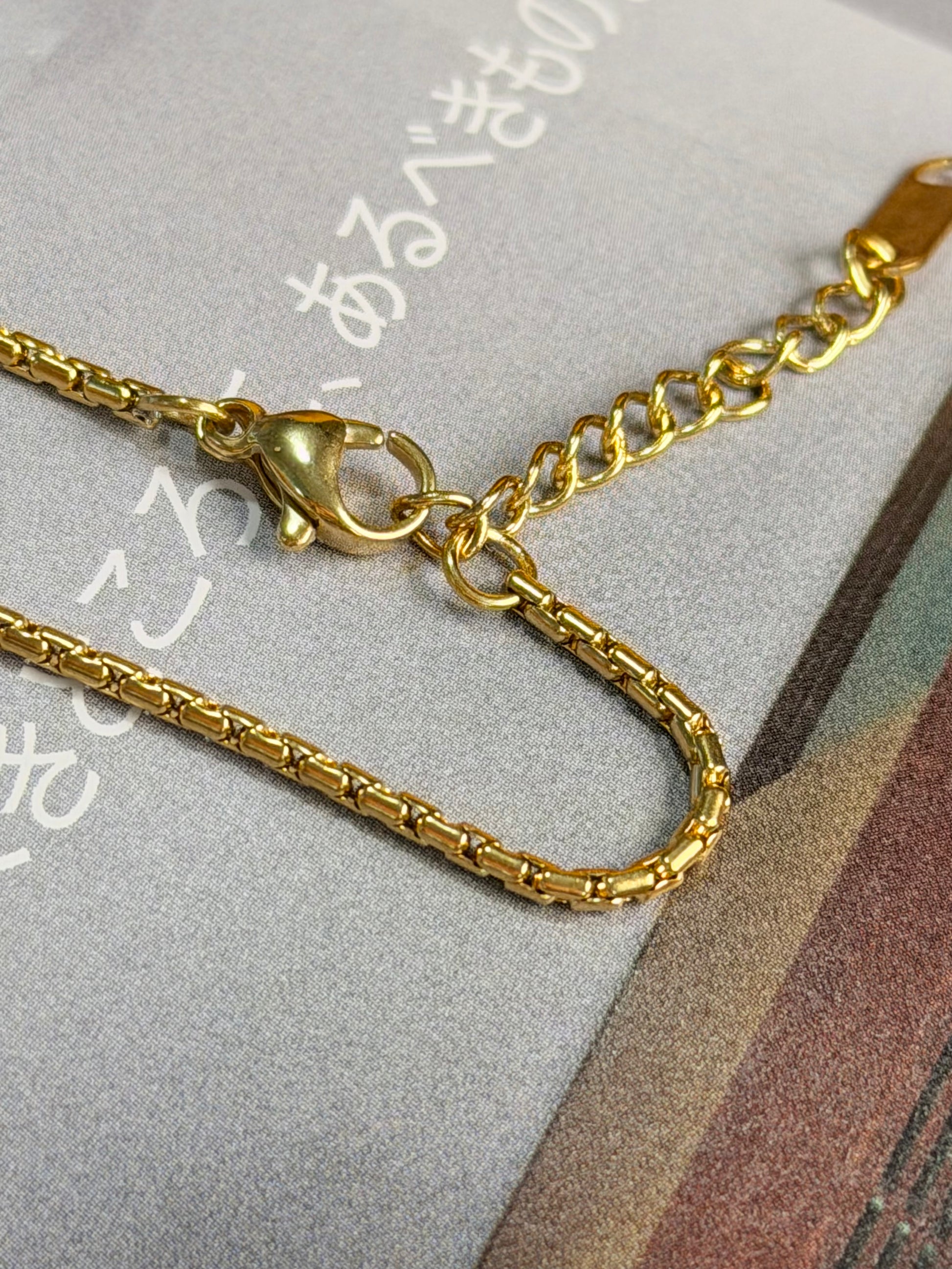 Stainless steel golden bracelet