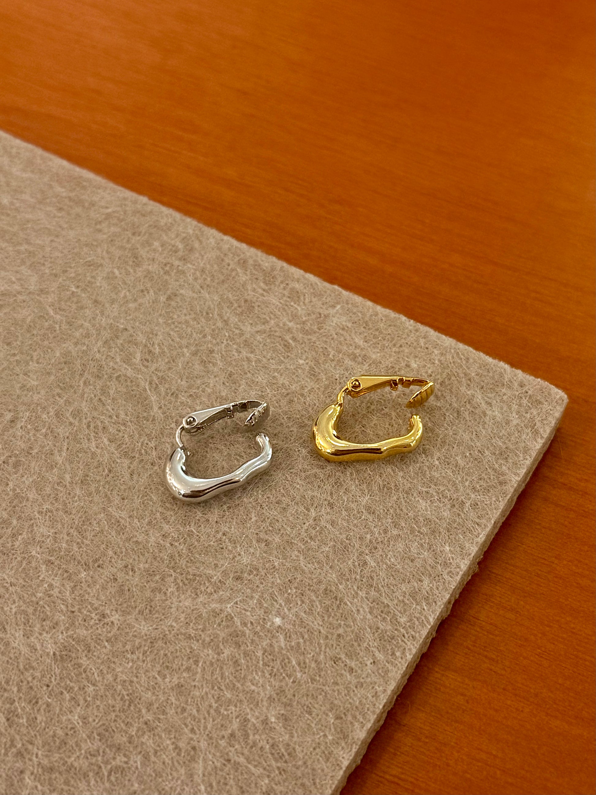 Lumen earclip