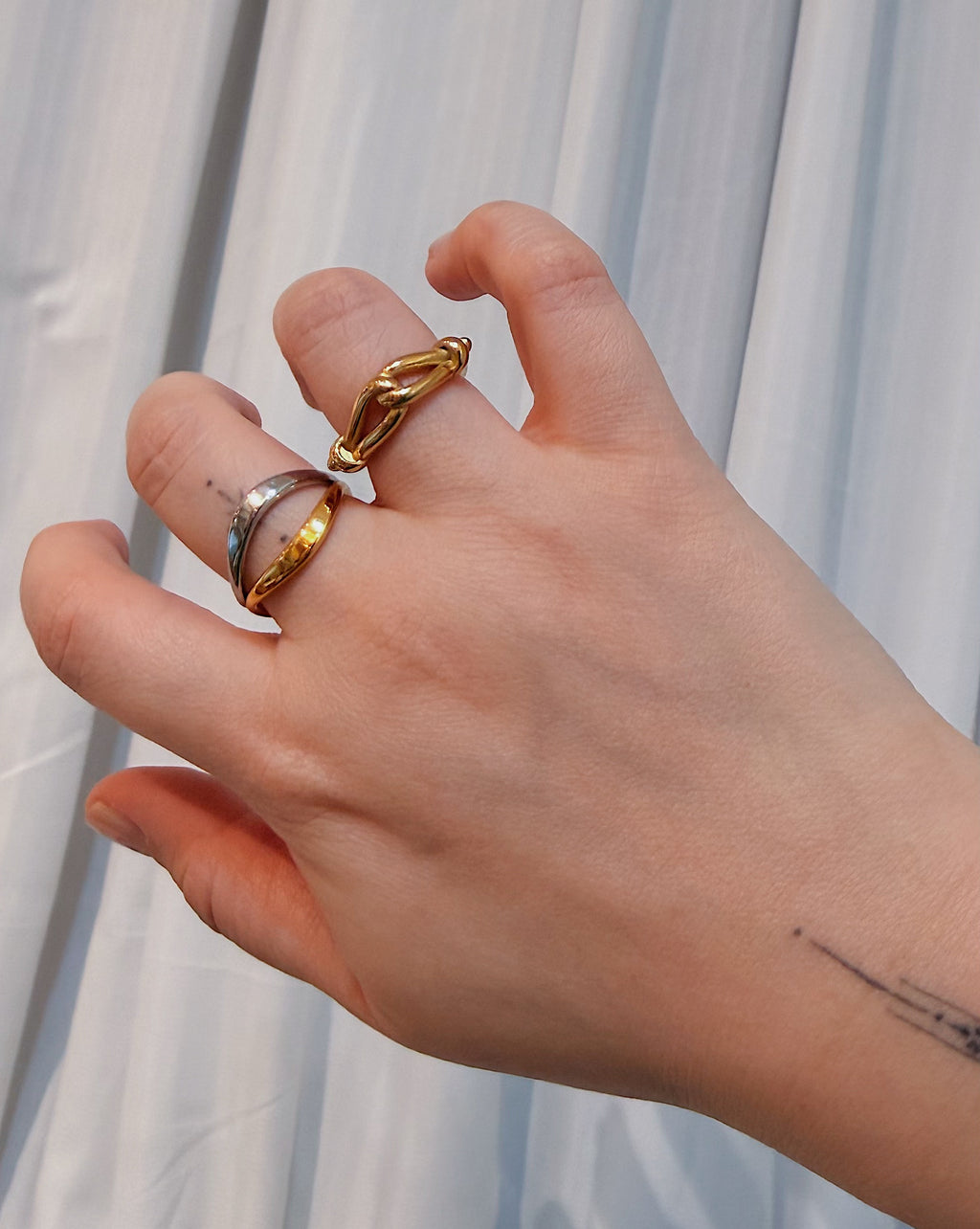 Interlock stainless steel ring