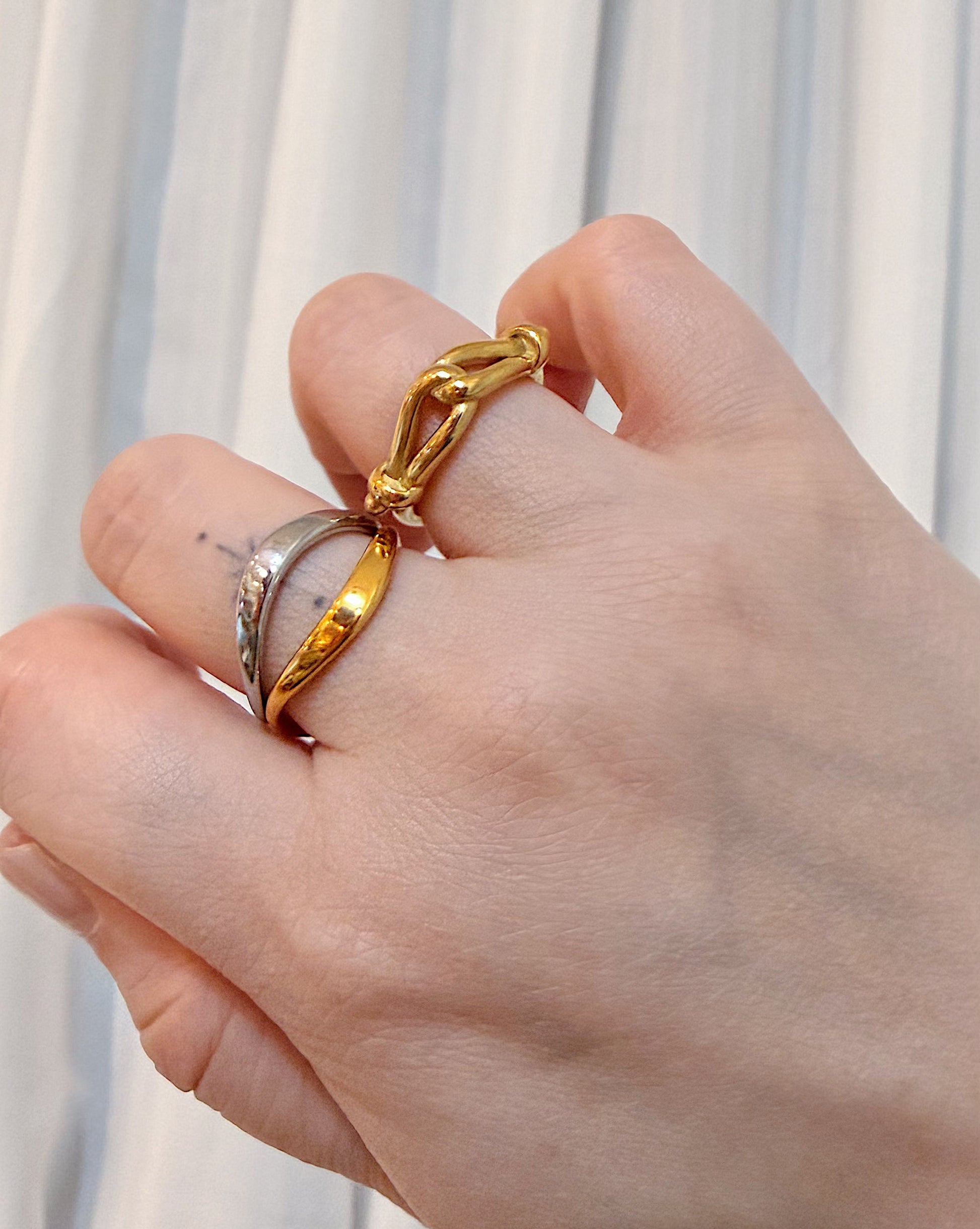 Interlock stainless steel ring