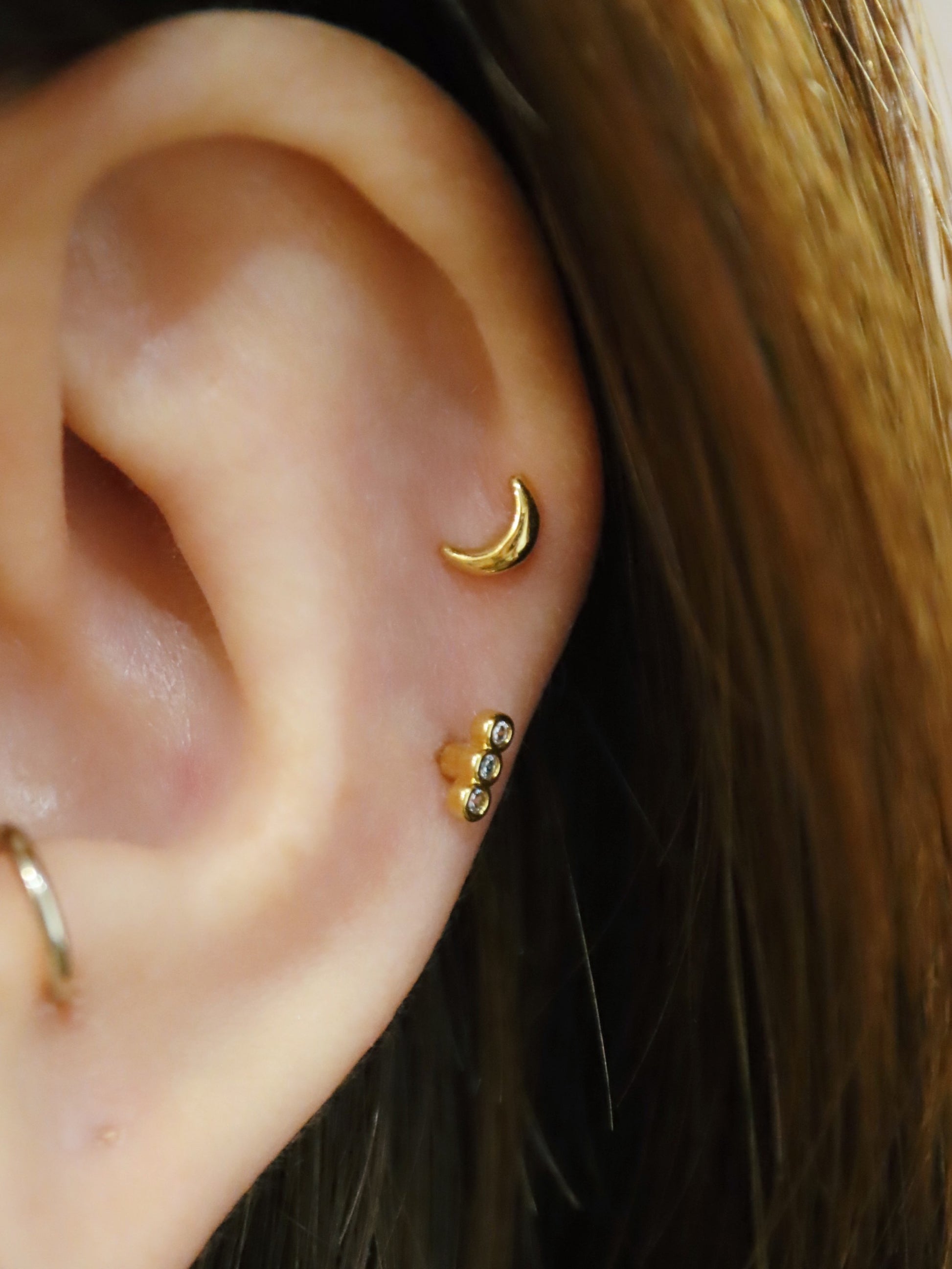 Triple cz stud bar screw back earring