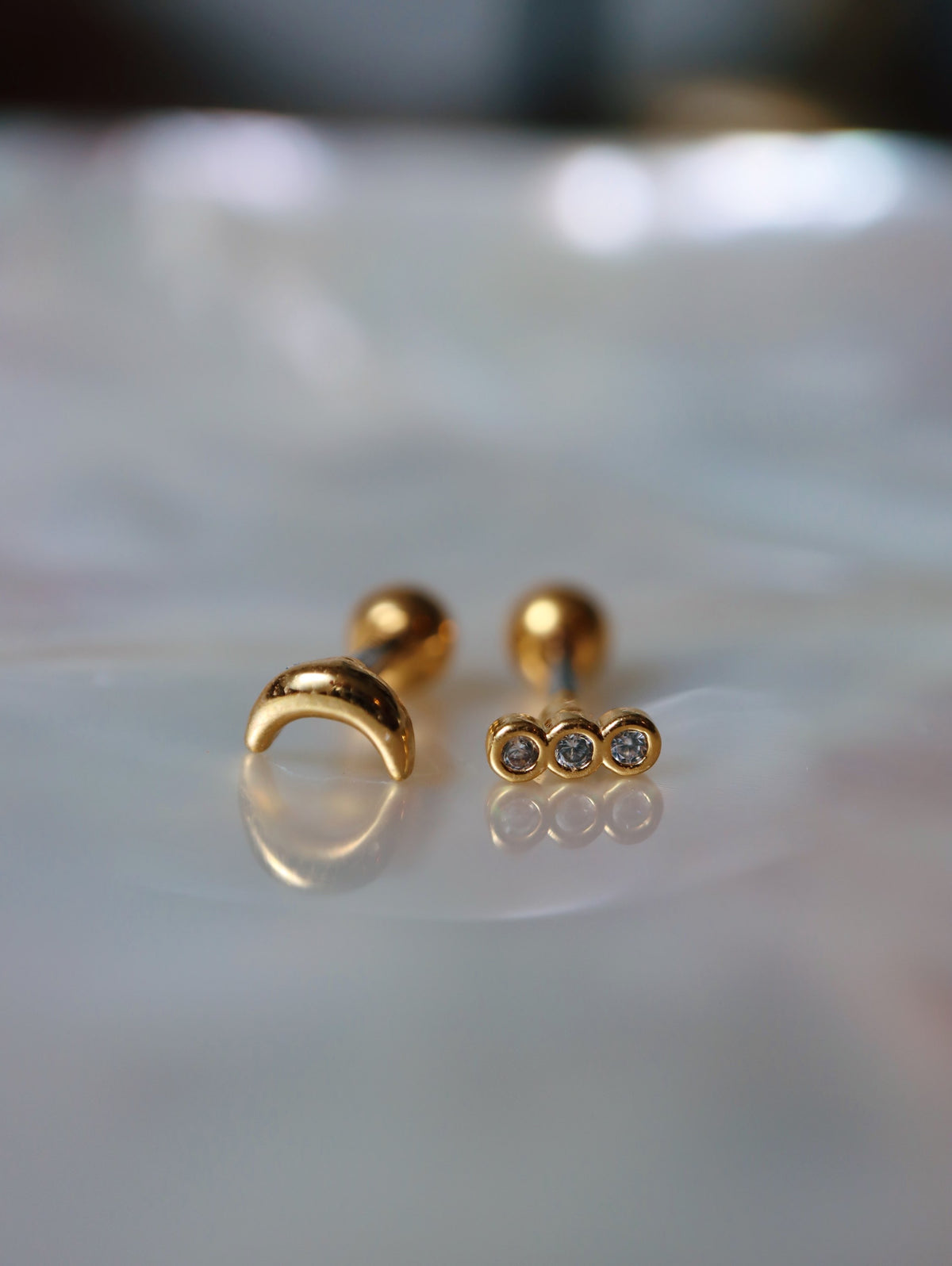 Mini crescent surgical steel piercing