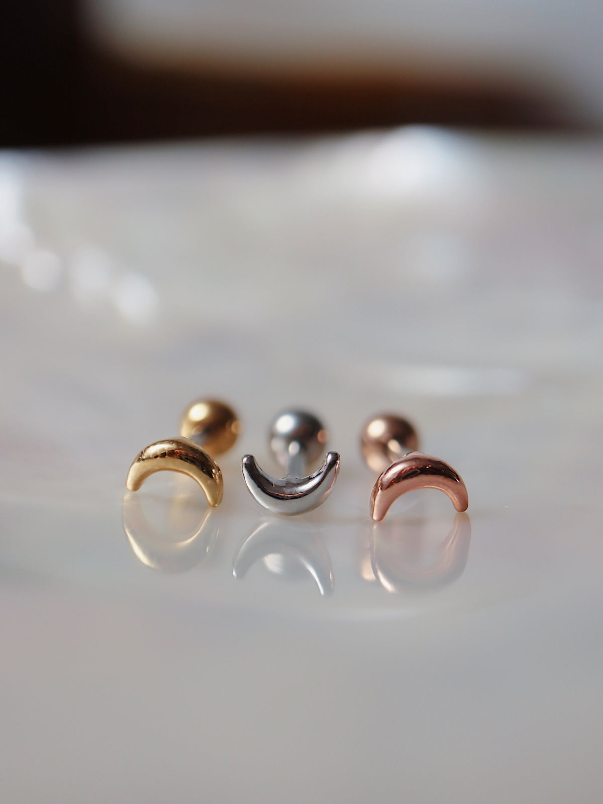 Mini crescent surgical steel piercing
