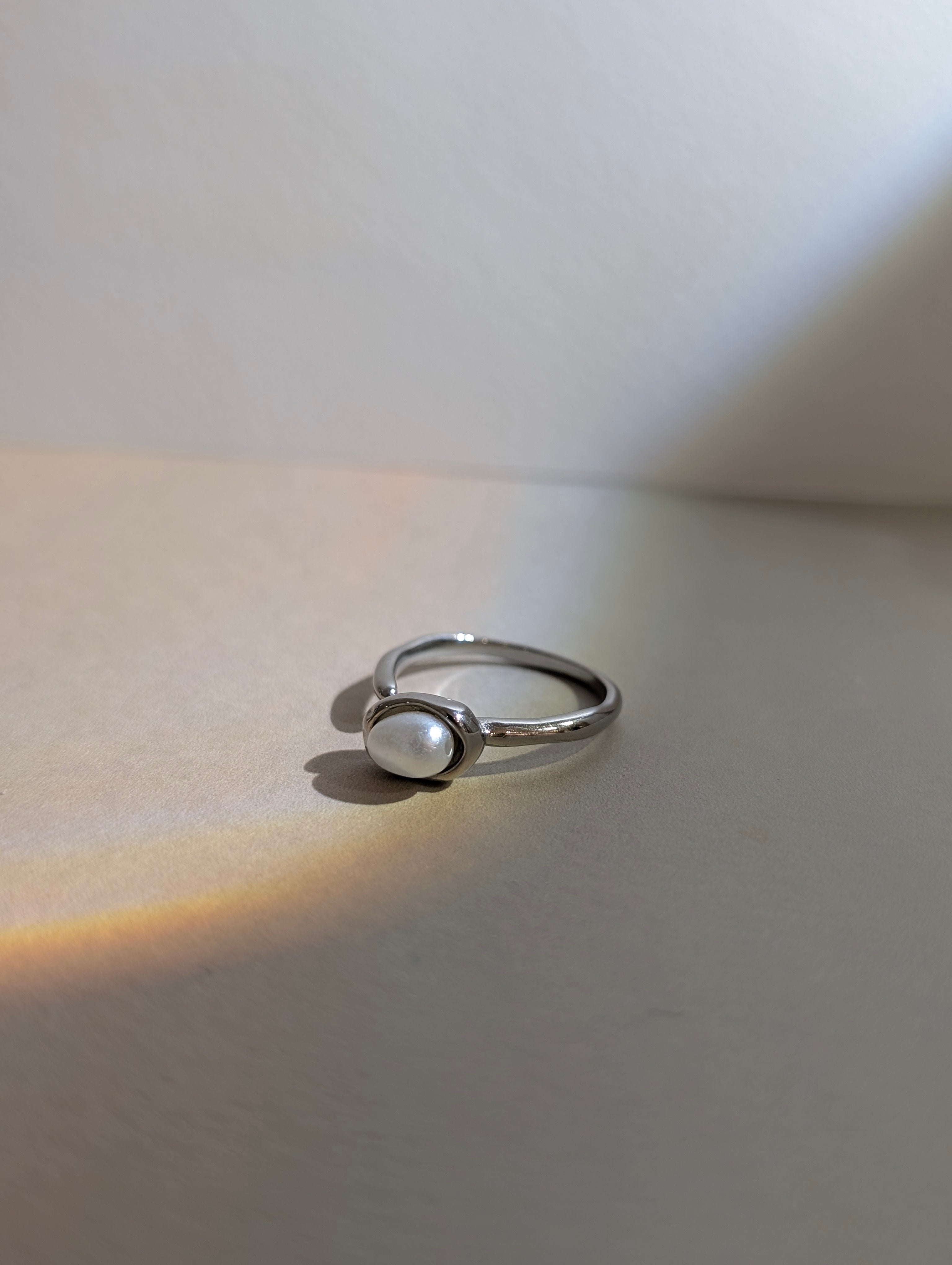 Oval faux pearl stainless steel ring
