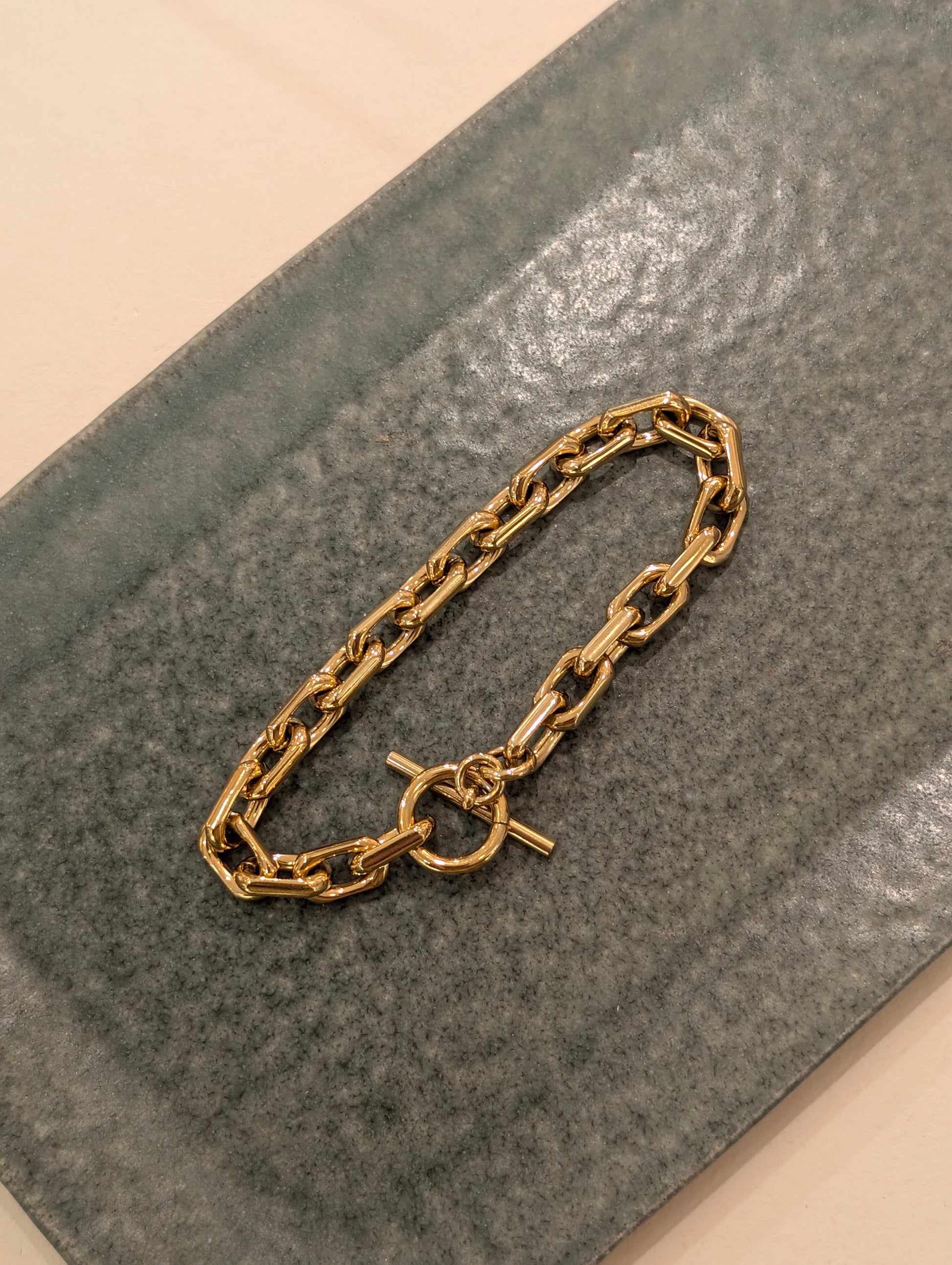 Interlock front lock stainless steel bracelet