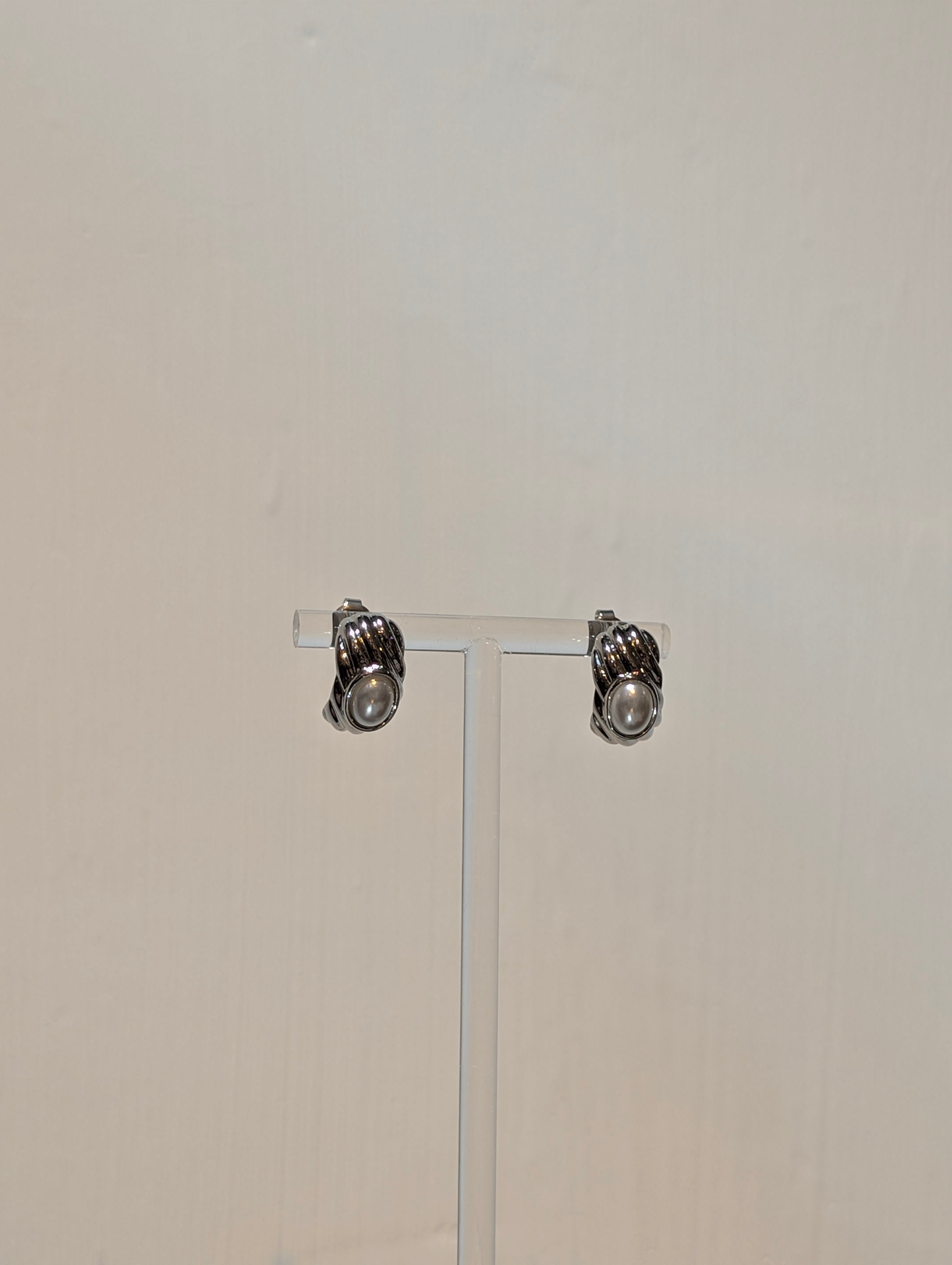 Pearl vintage style brass earrings