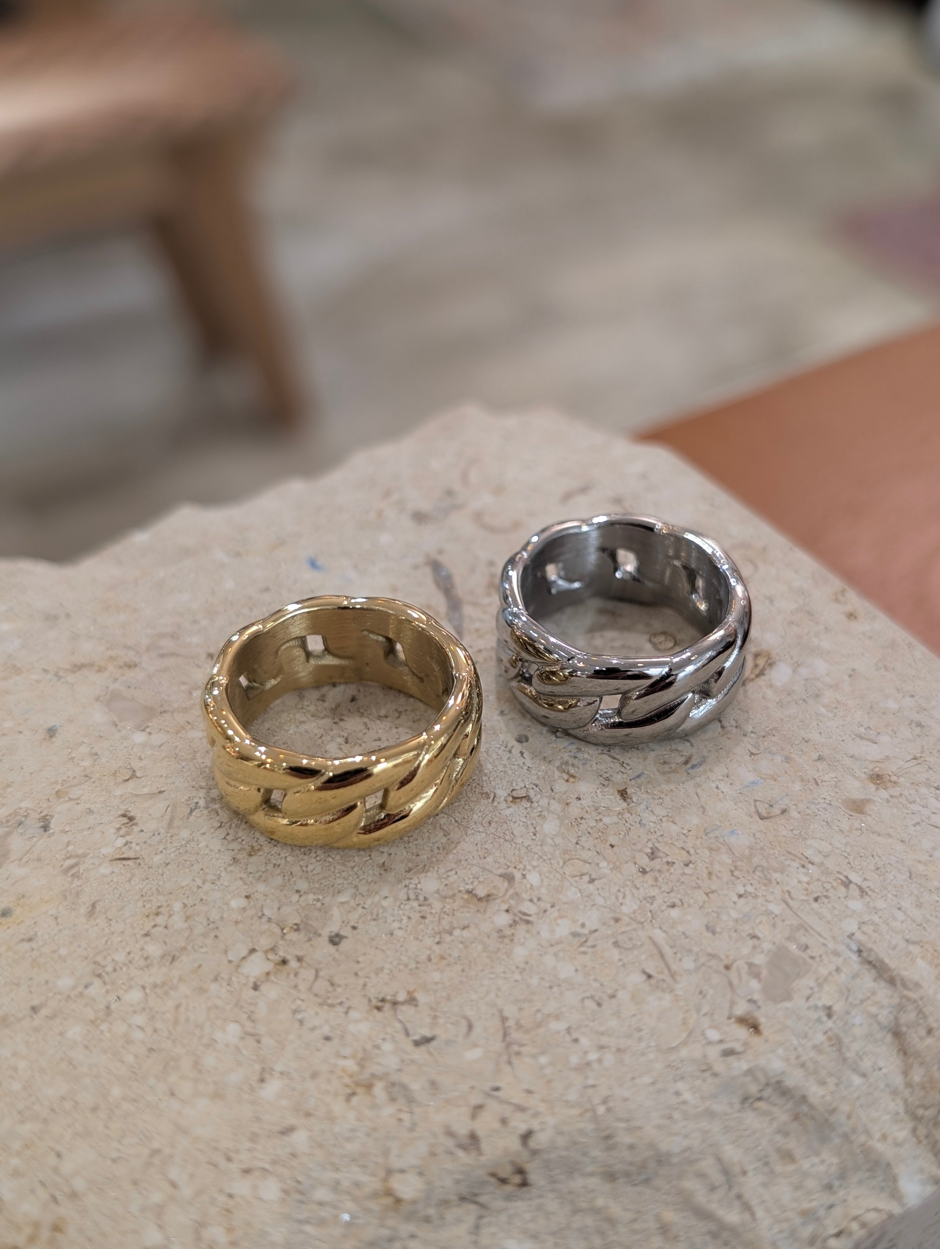 Interlock stainless steel ring