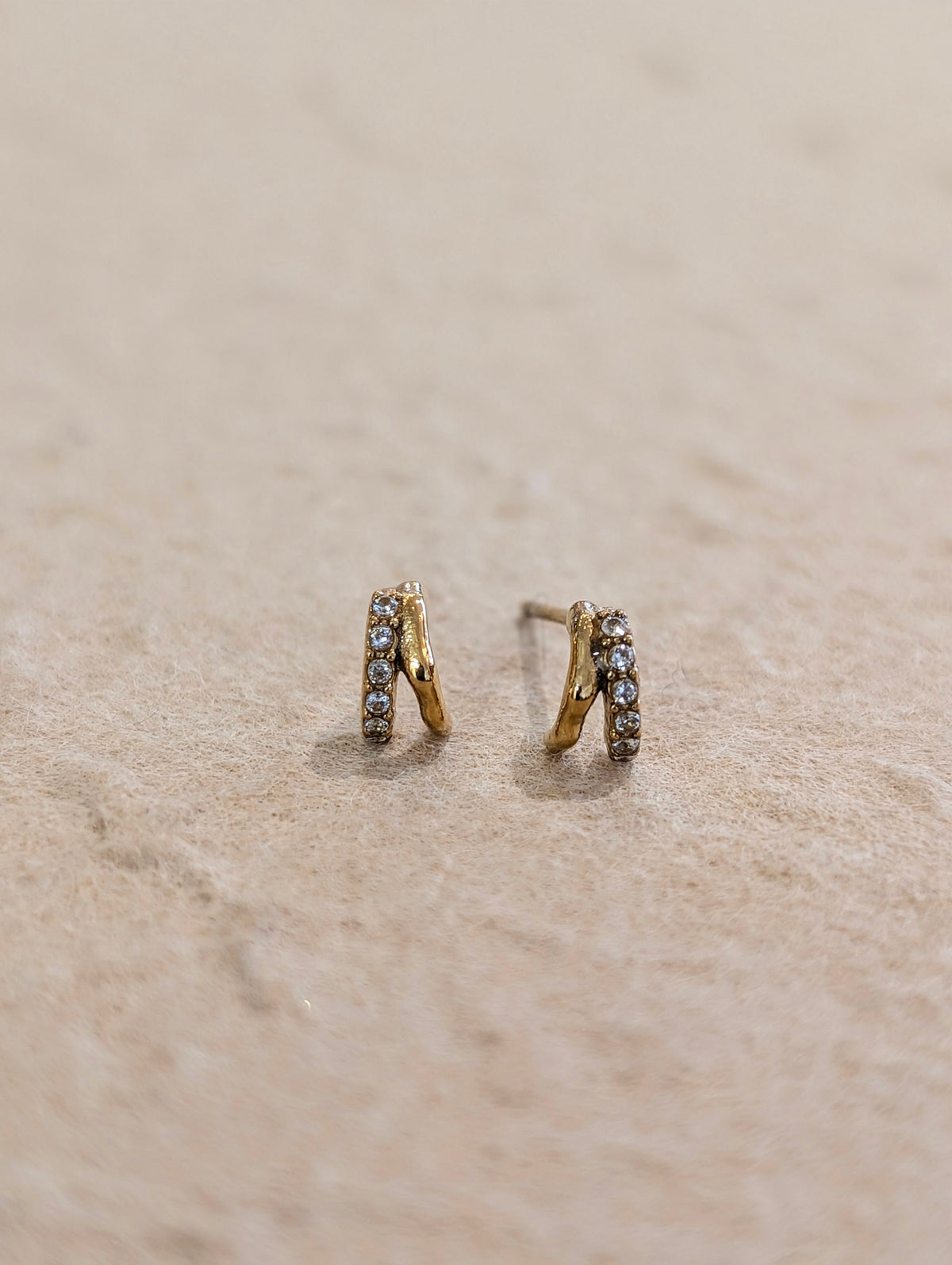 Mini stud stainless earrings