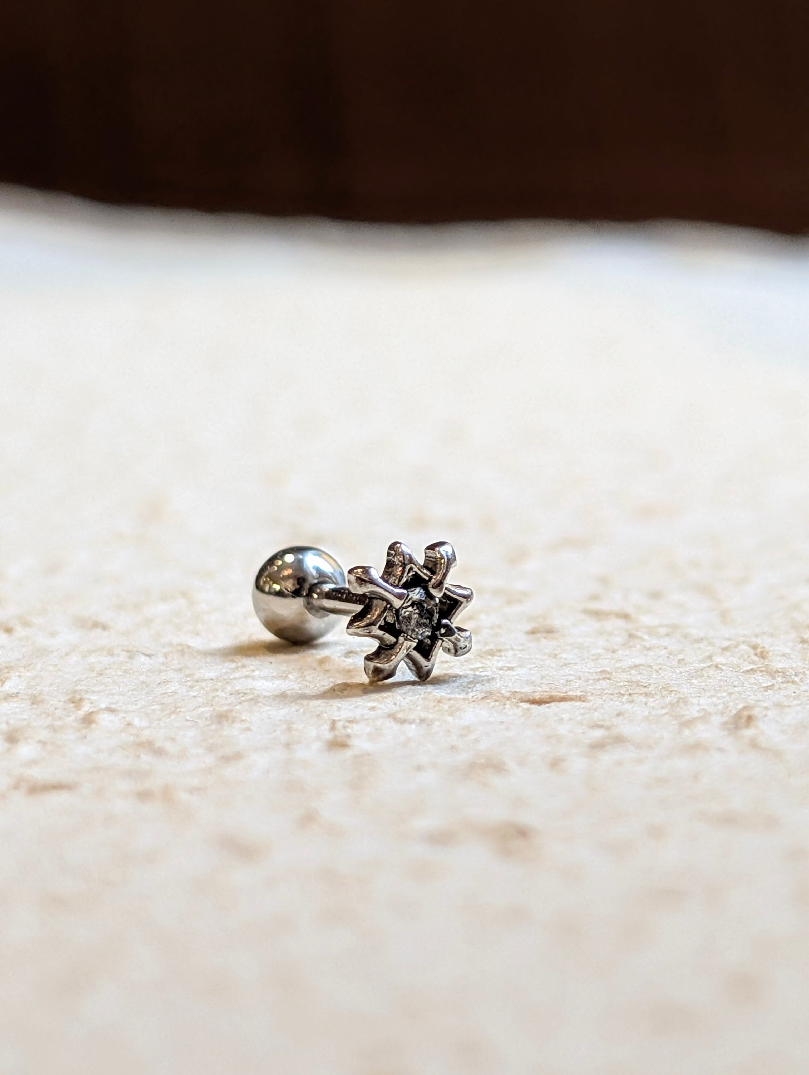 North Star stud surgical steel piercing (1pc)