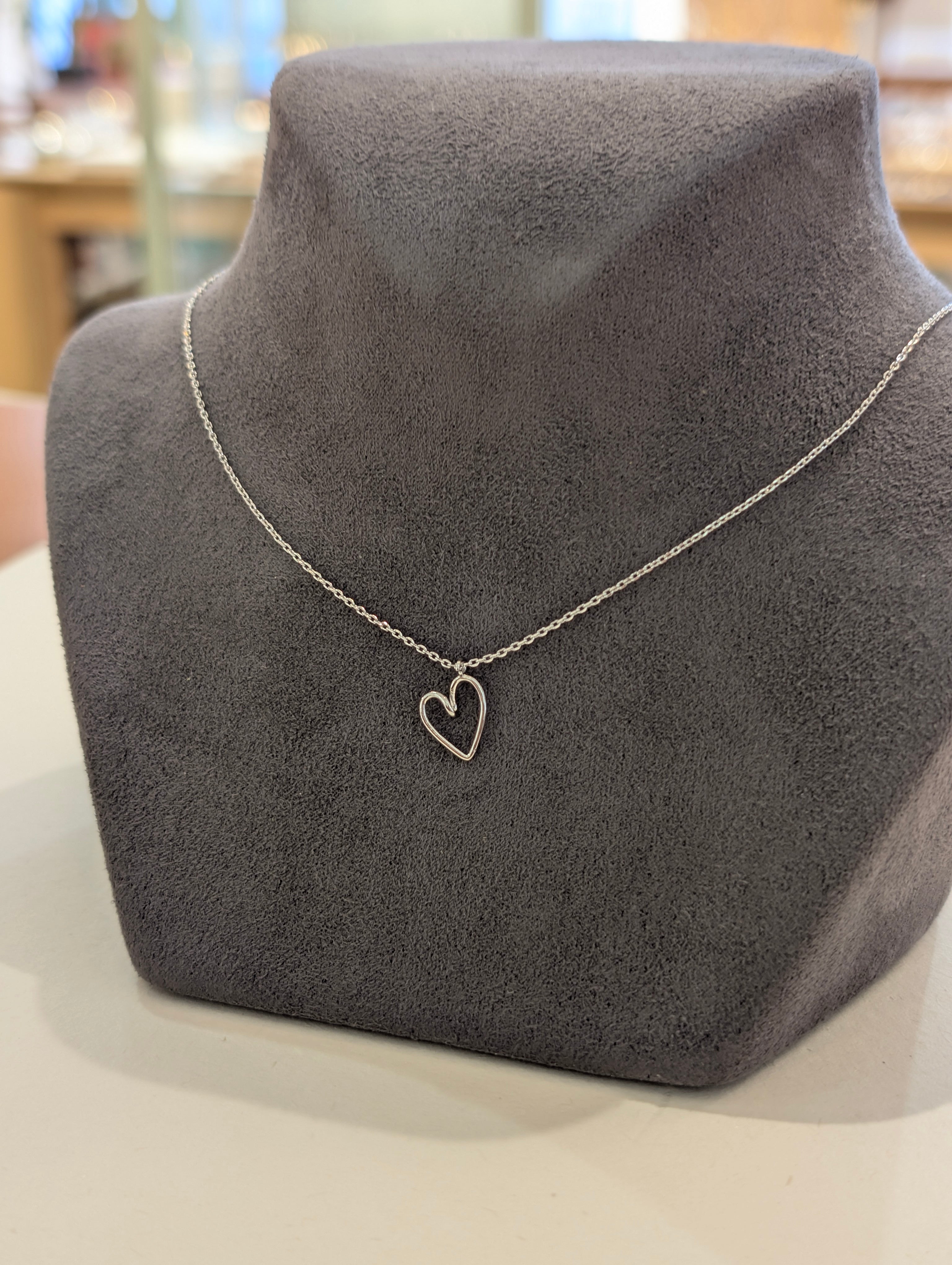 Heart hallow brass necklace