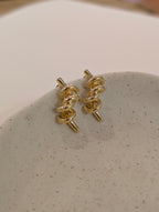 Knot twisted earrings