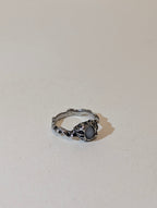 Unisex water resistant ring