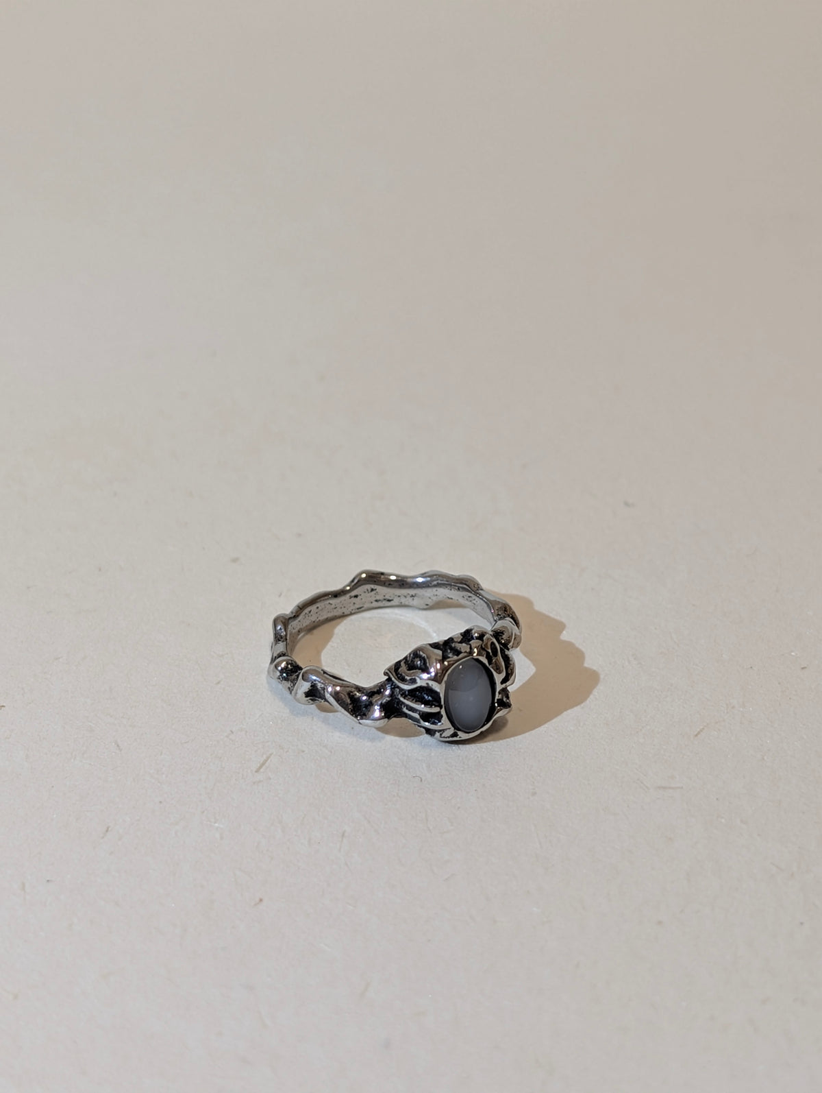 Unisex water resistant ring