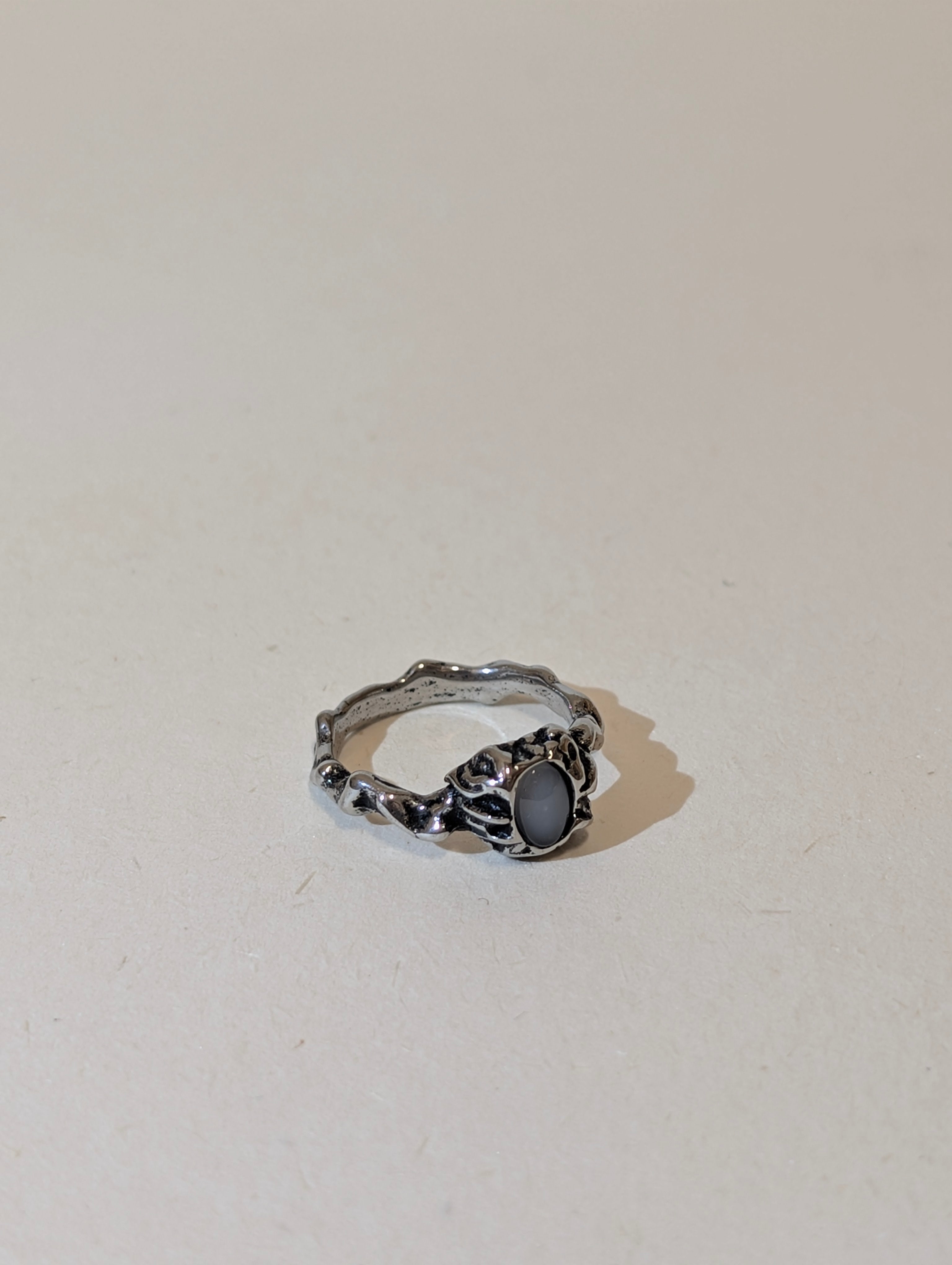 Unisex water resistant ring