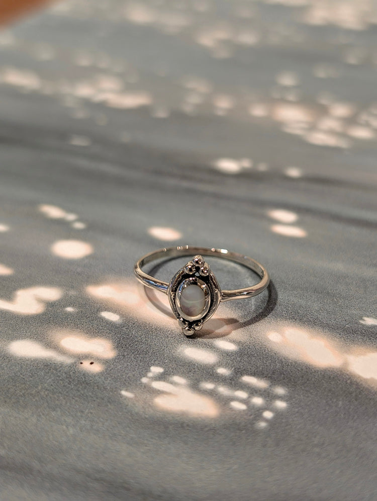 Nova Oval Bead 925 Silver Ring