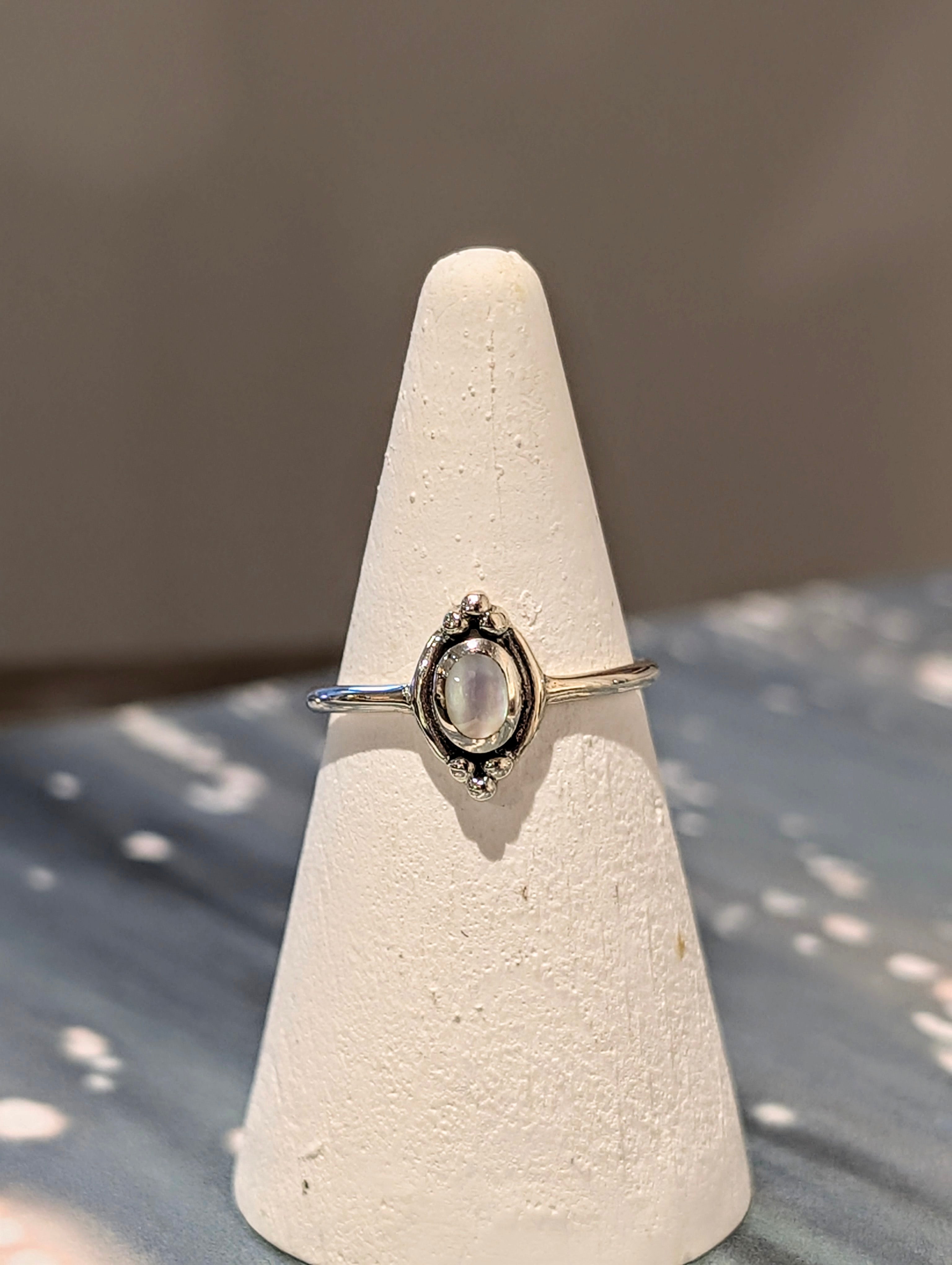 Nova Oval Bead 925 Silver Ring