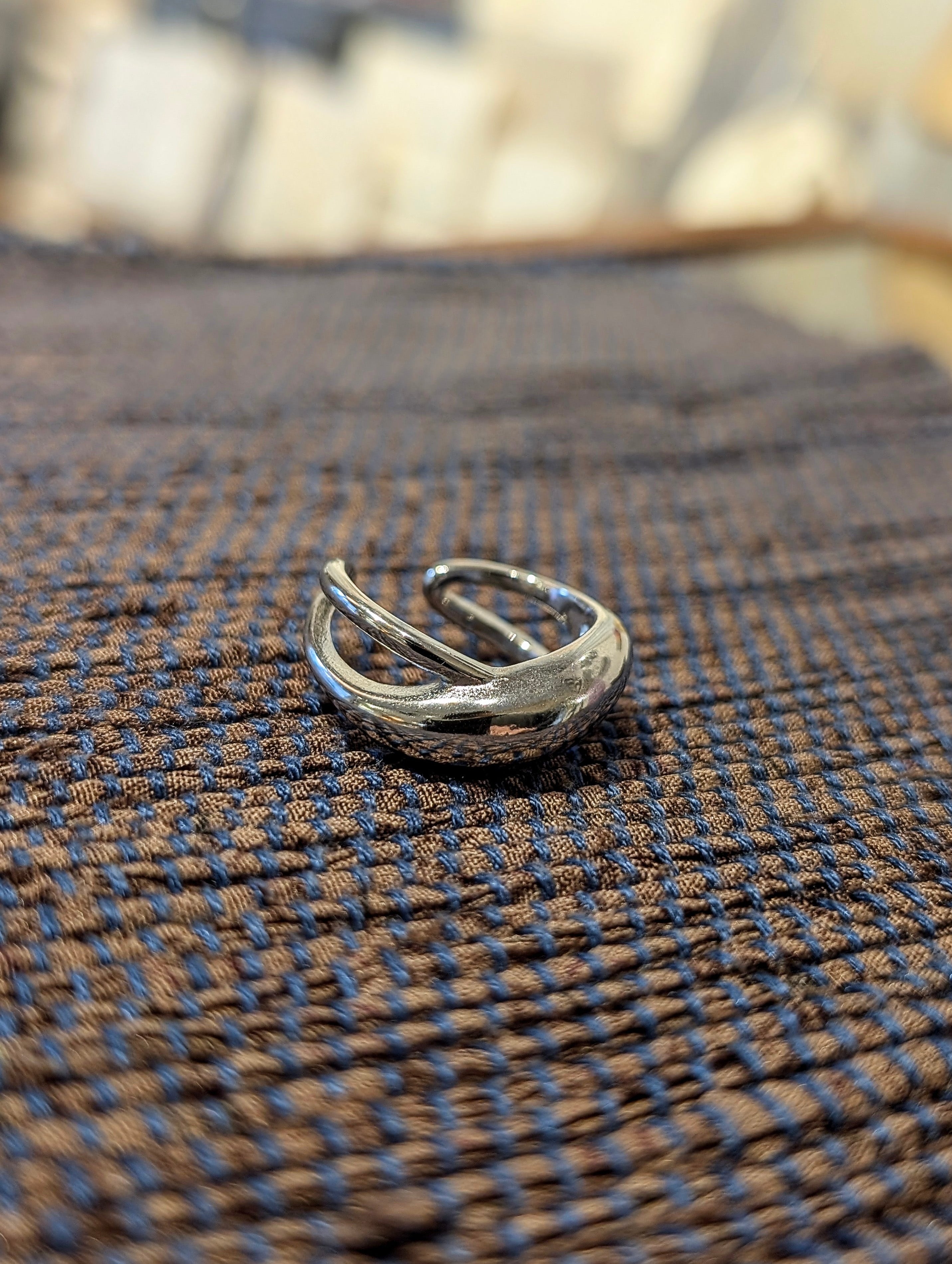 Glide twisted stainless steel ring