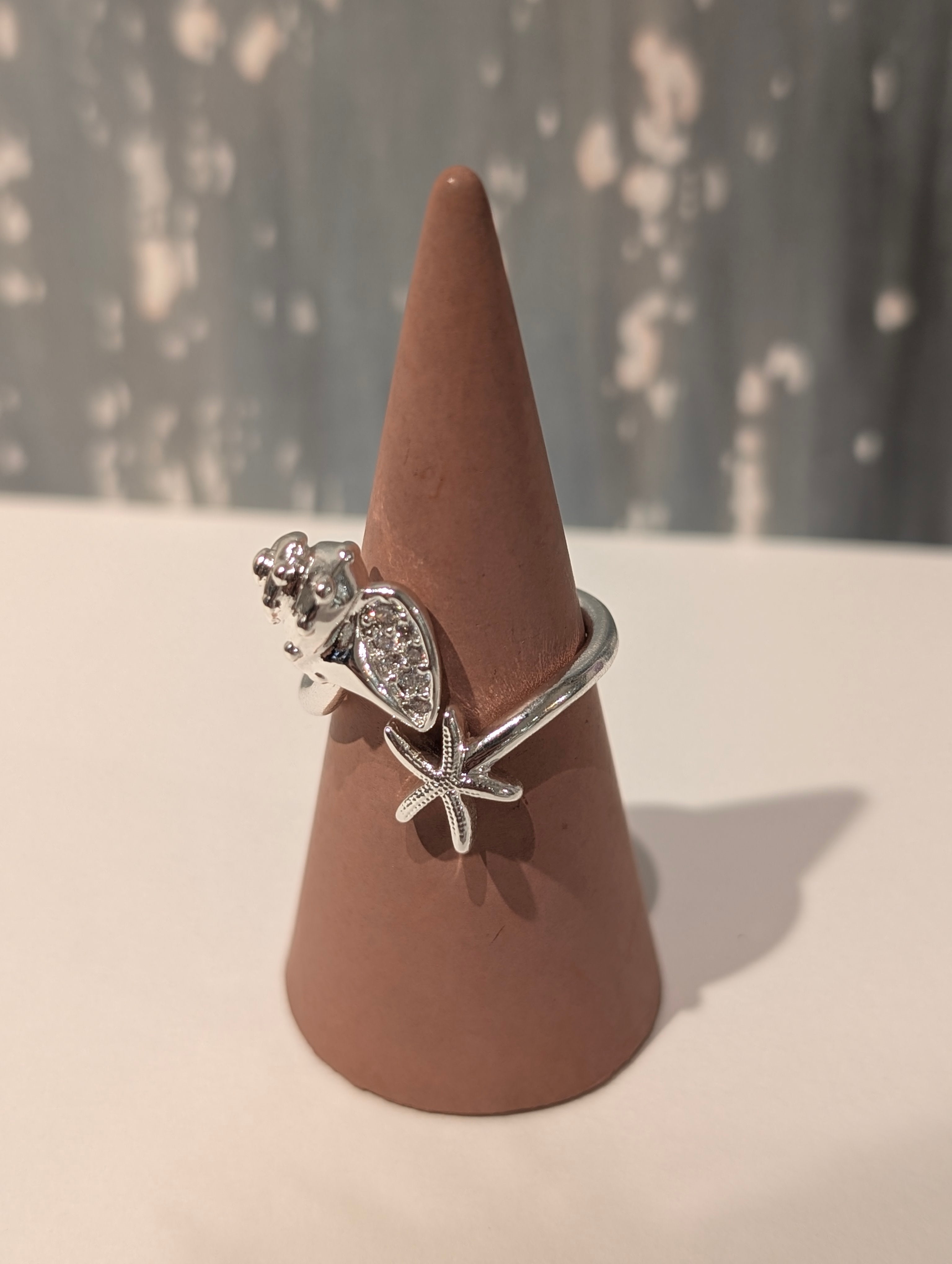 Shell & starfish brass ring