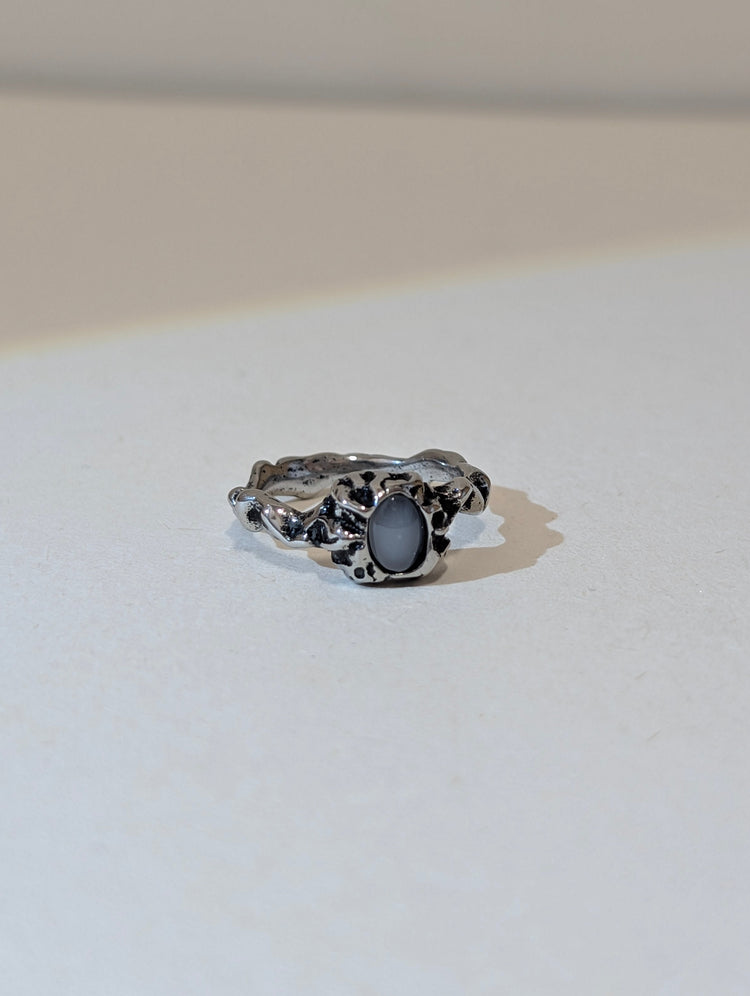 Unisex water resistant ring
