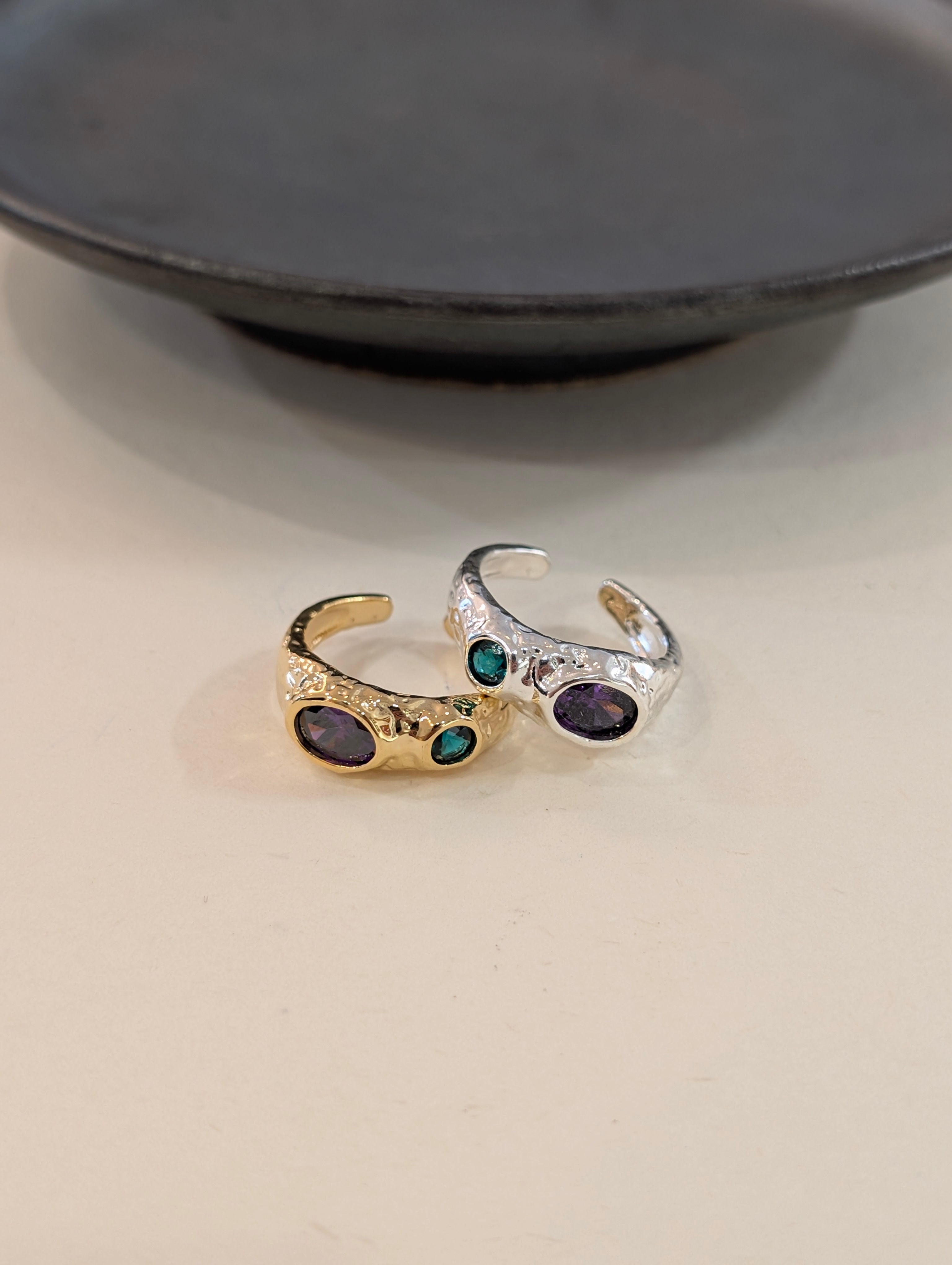 Stud coloured faux stone brass ring
