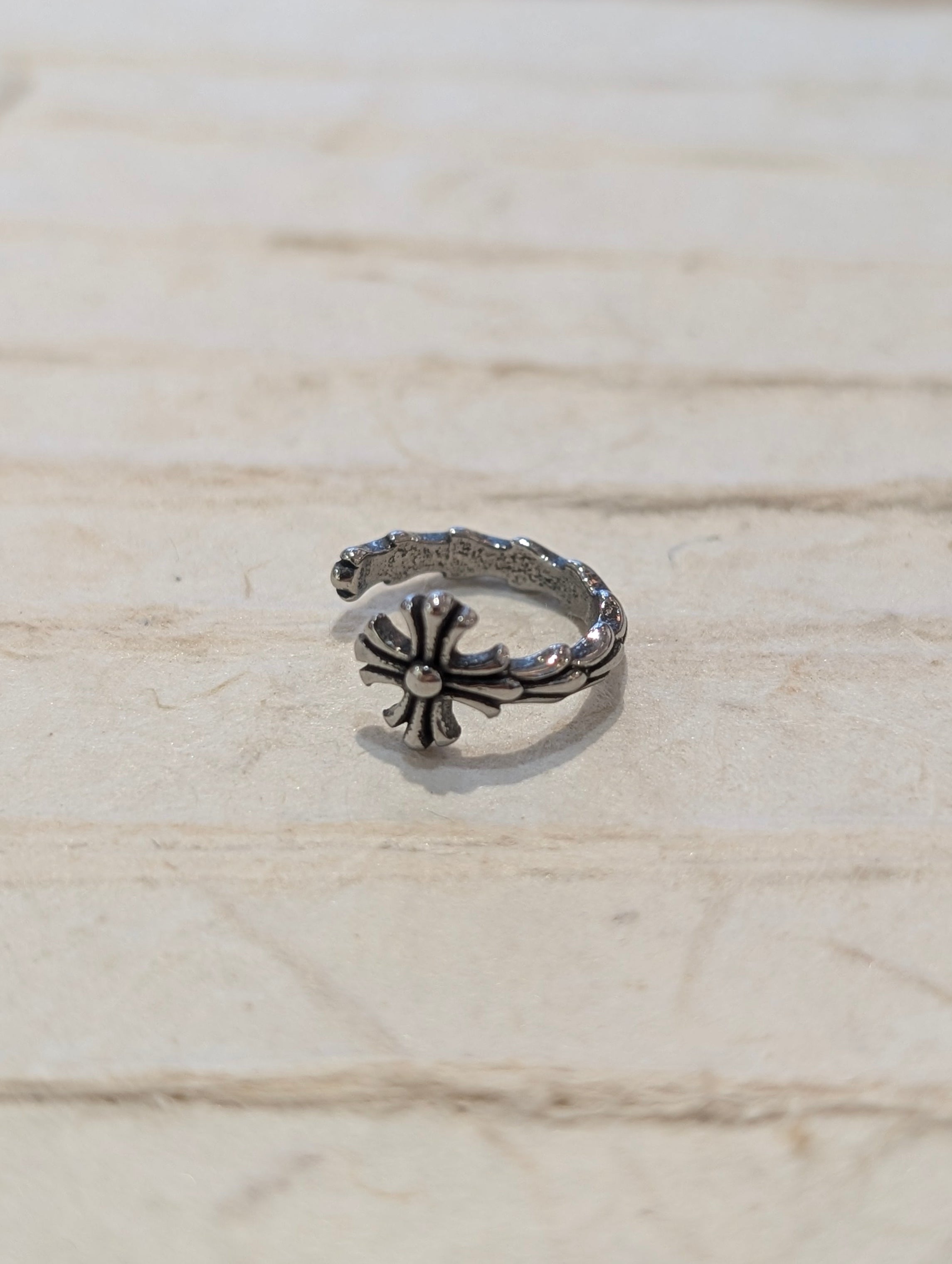 Unisex surgical steel cross Earcuff