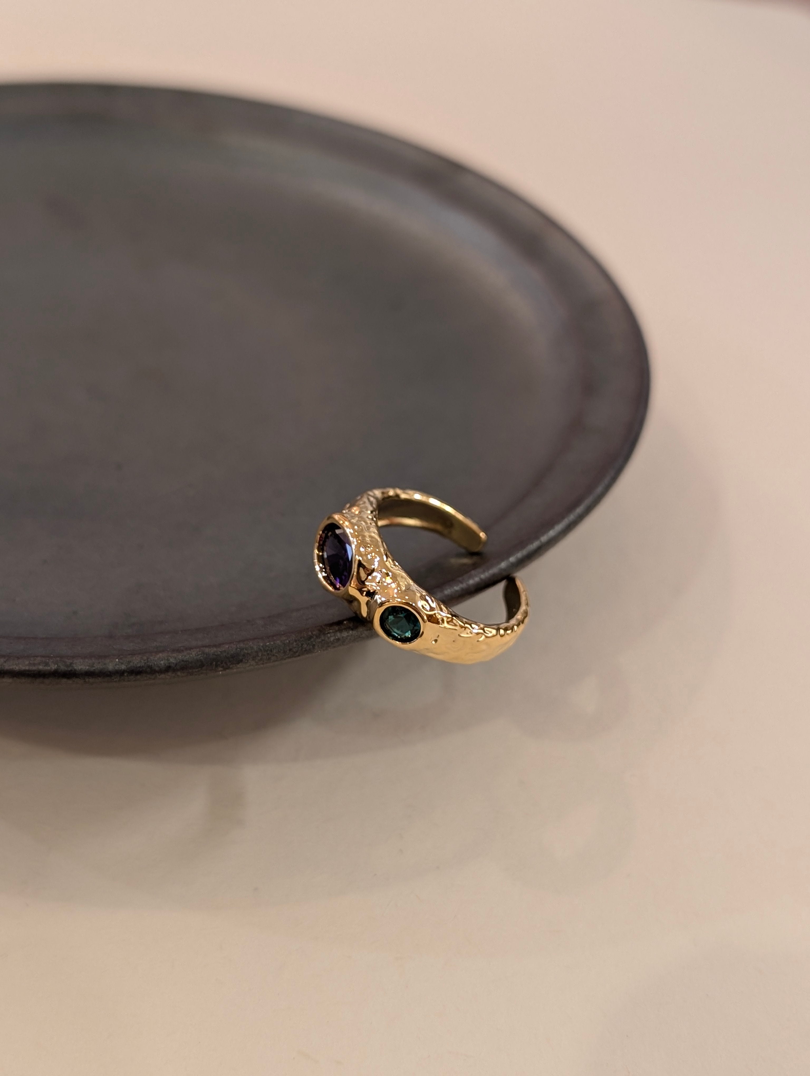 Stud coloured faux stone brass ring