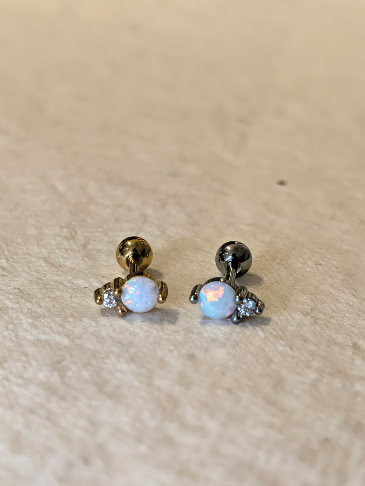 Opal CZ round surgical steel stud Piercing (1pc)