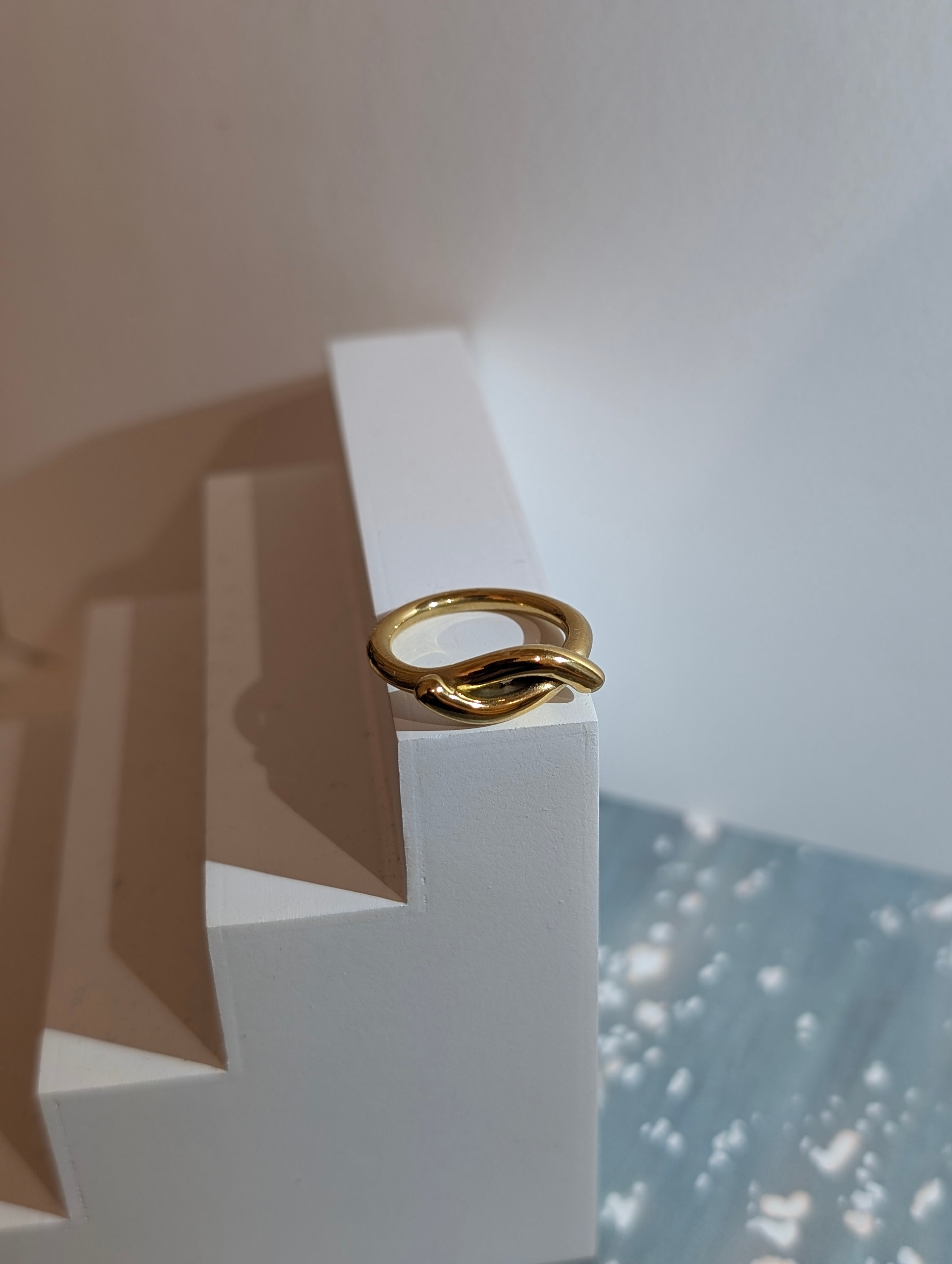 Wavy stainless steel ring