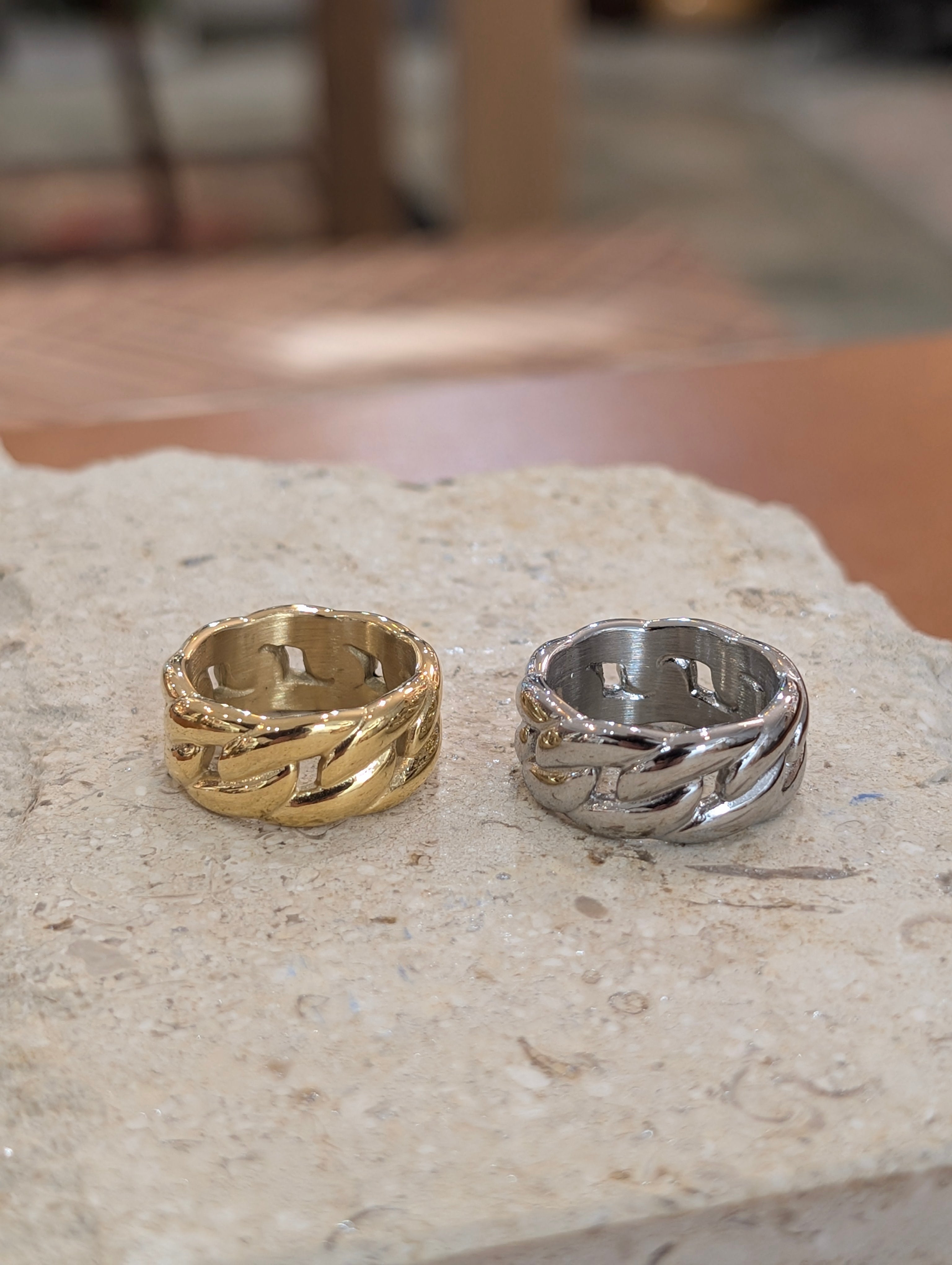Interlock stainless steel ring