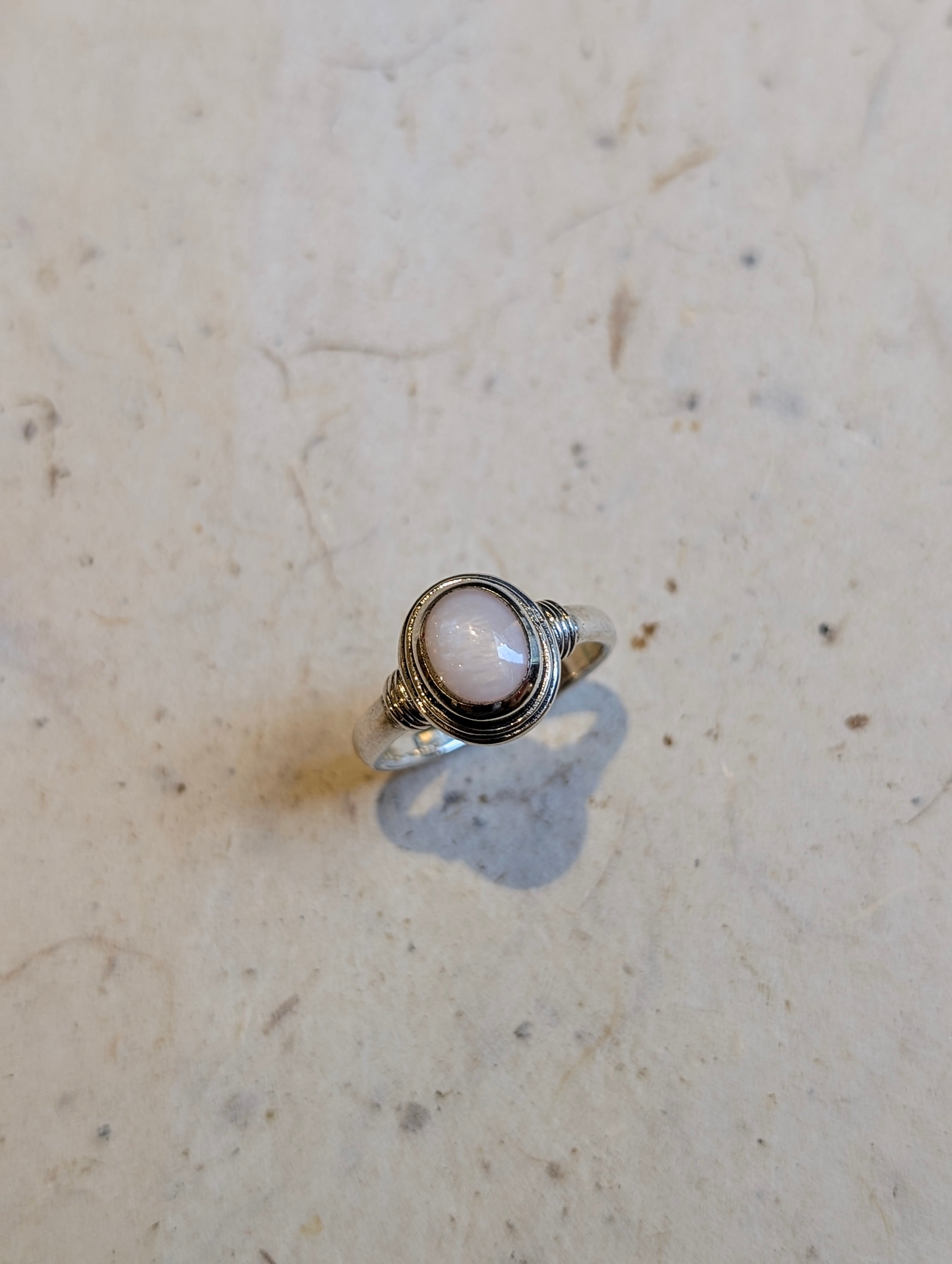 Oval Shell 925 Silver Ring
