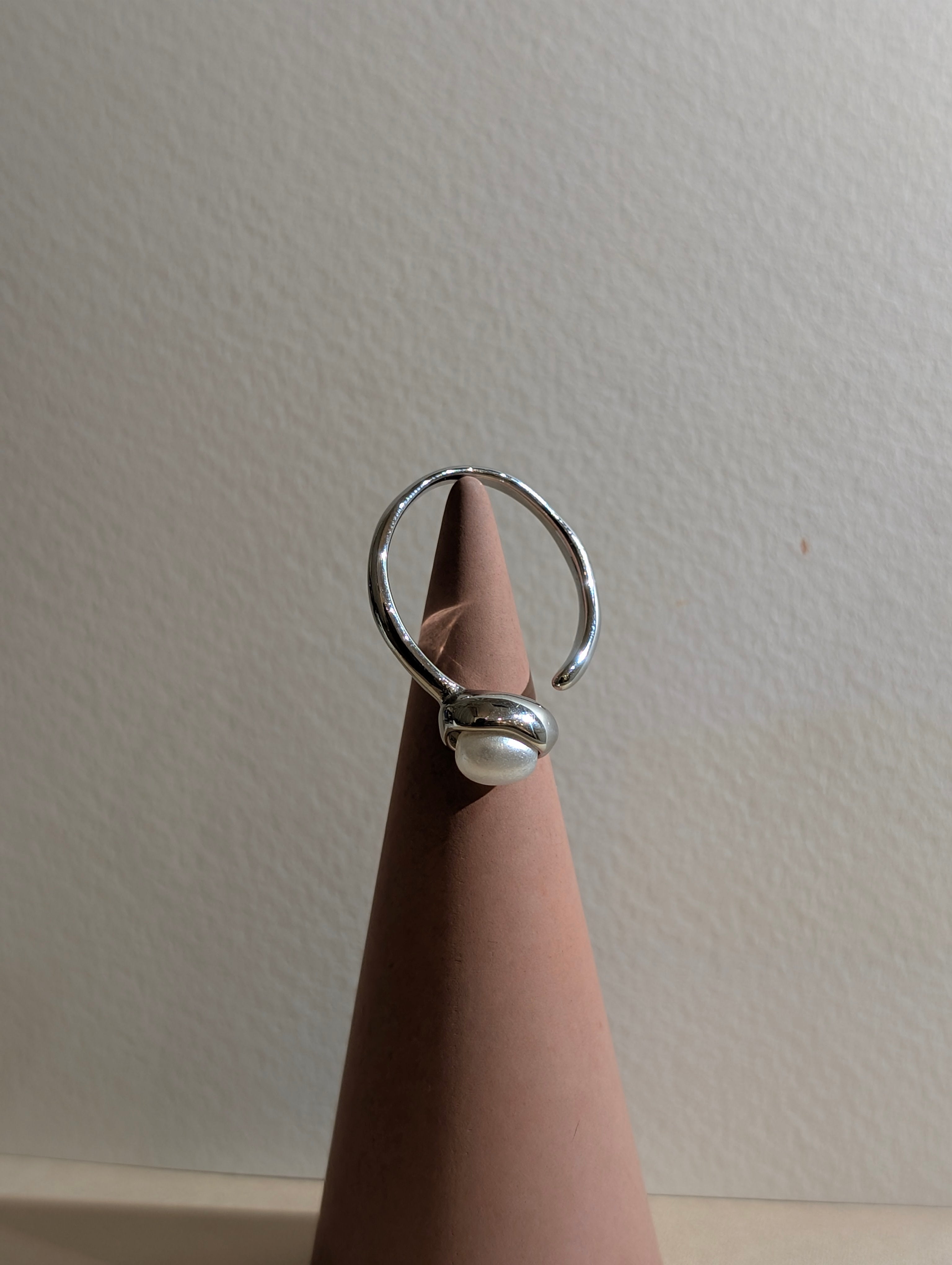 Oval faux pearl stainless steel ring