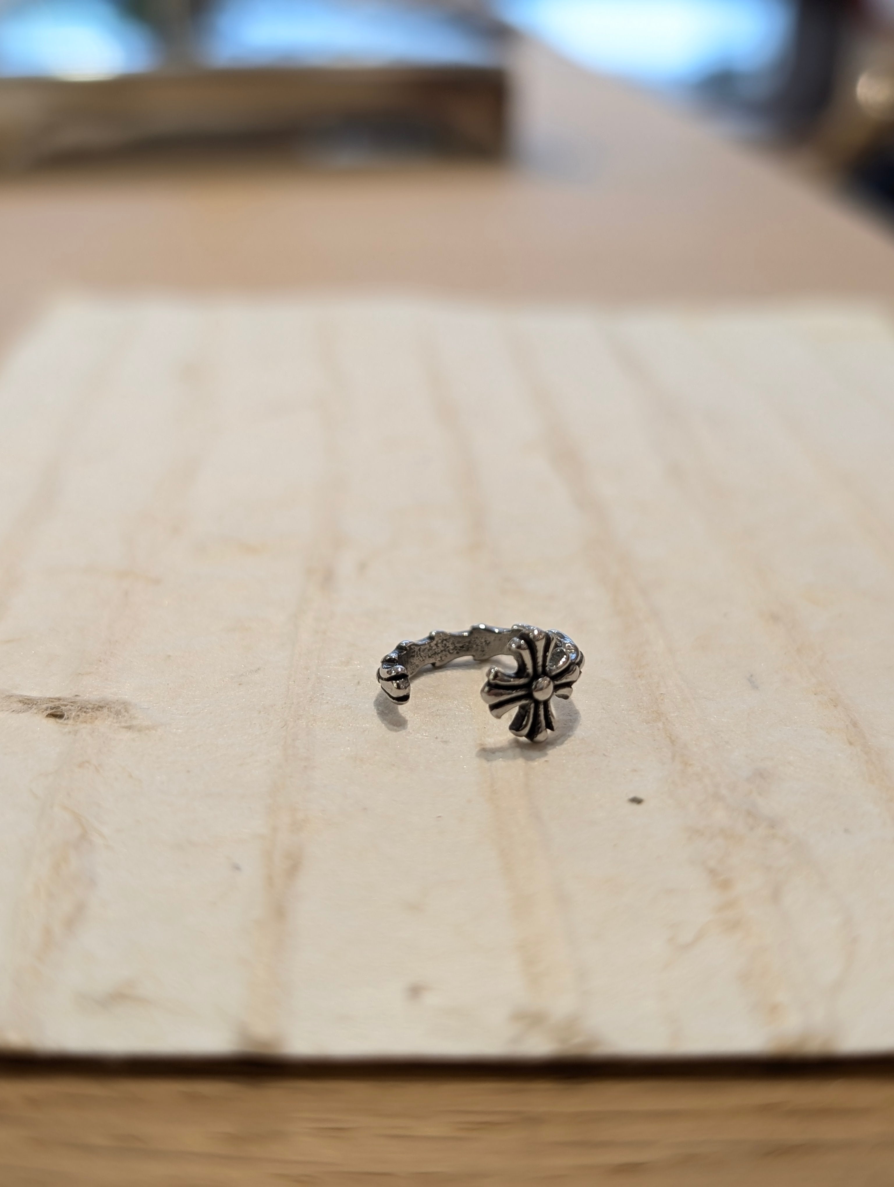 Unisex surgical steel cross Earcuff