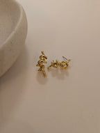 Knot twisted earrings