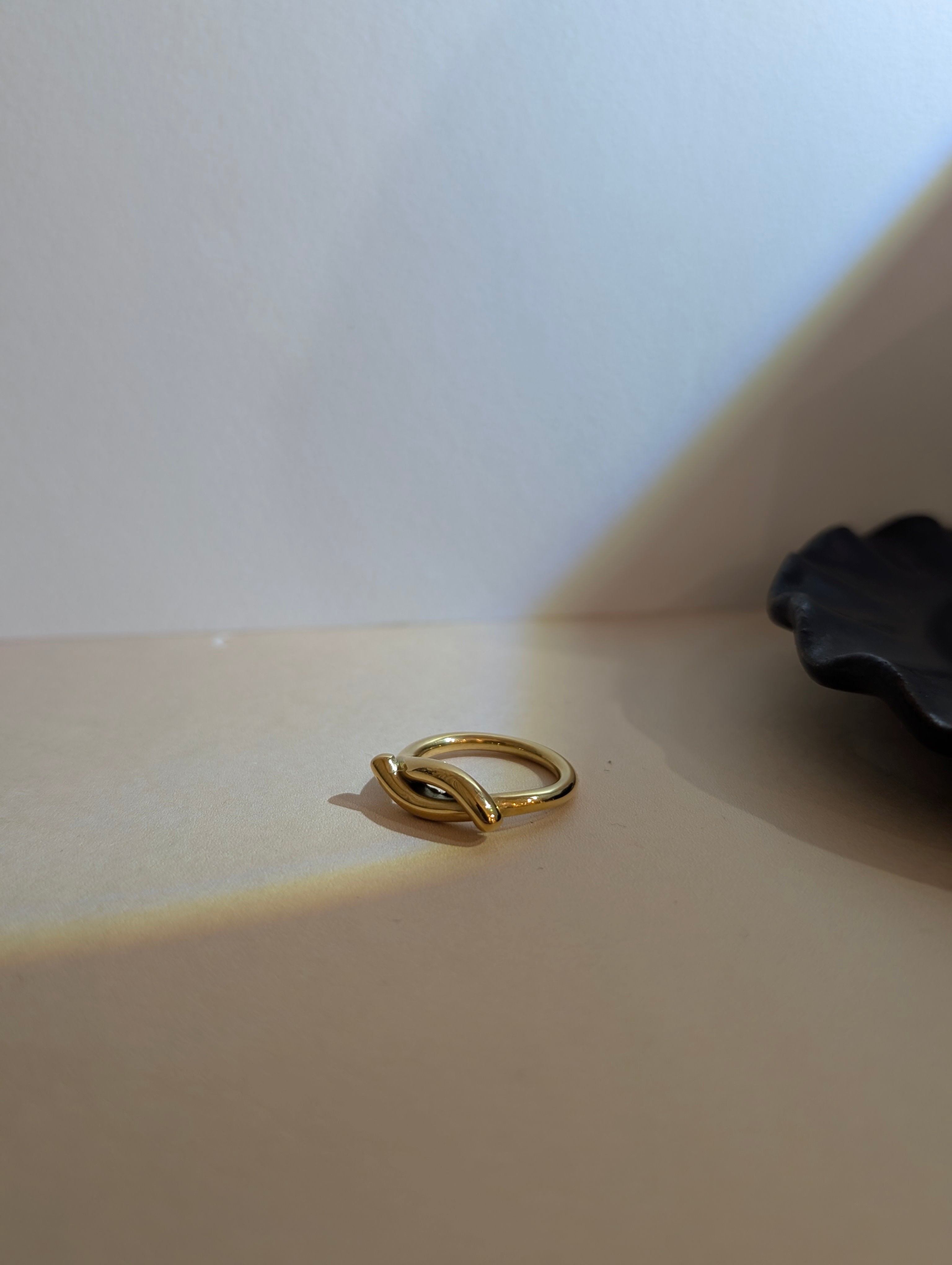 Wavy stainless steel ring