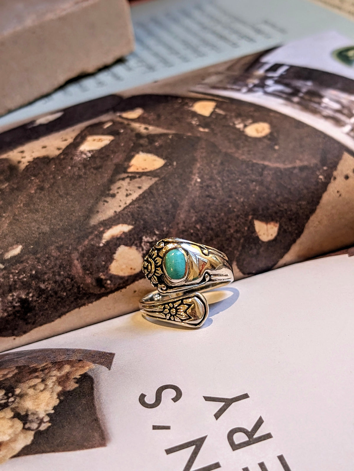 Ornate Turquoise Floral Band 925 Silver Ring